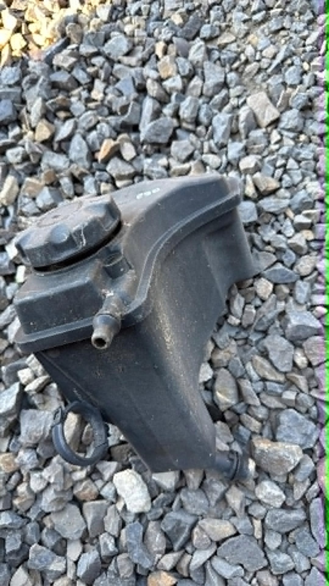 BMW E87 E90 E84 Réservoir eau 7530079