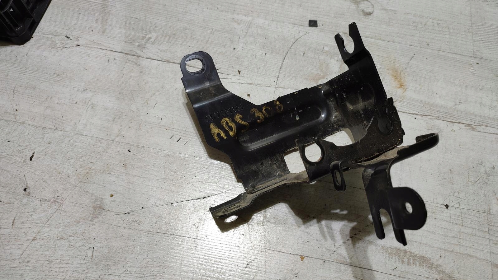 Support plaque pompy ABS Peugeot 308 II T9