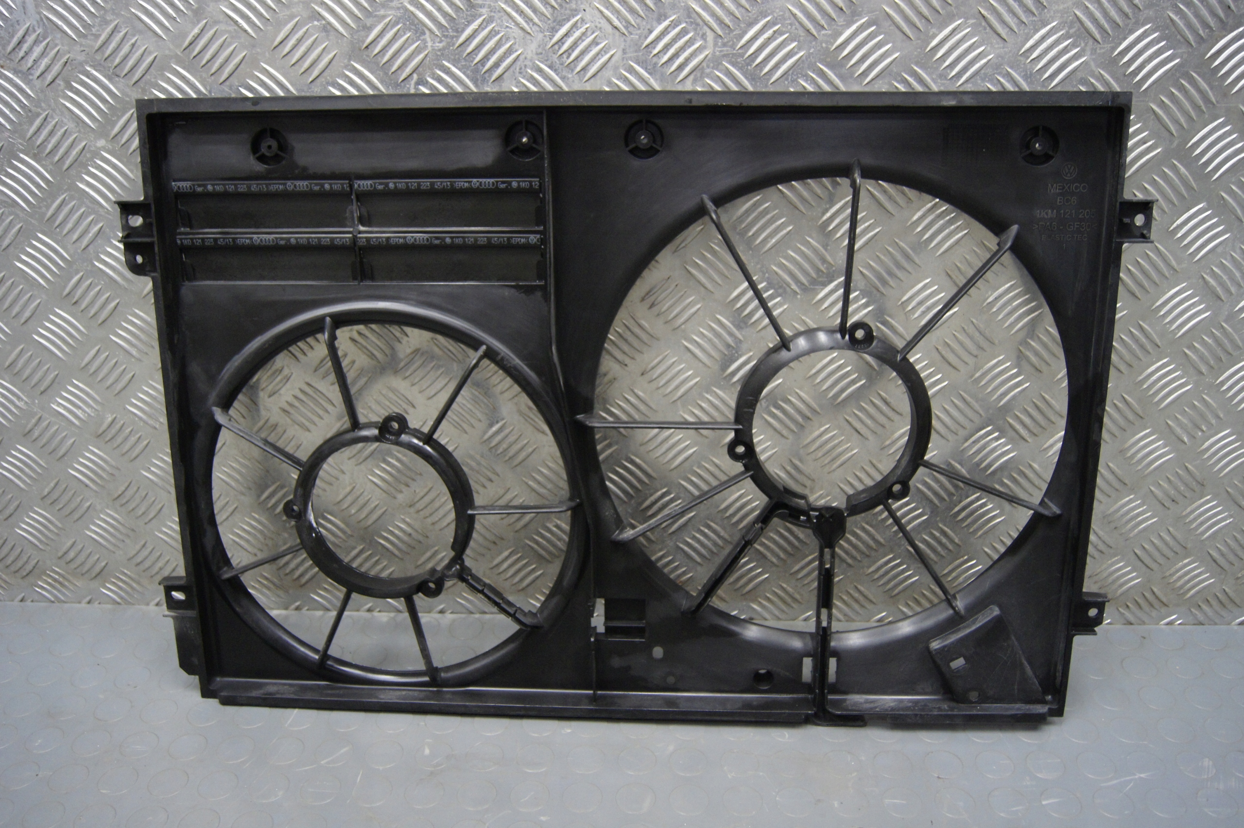 1KM121205 - корпус вентилятора вентилятора Volkswagen