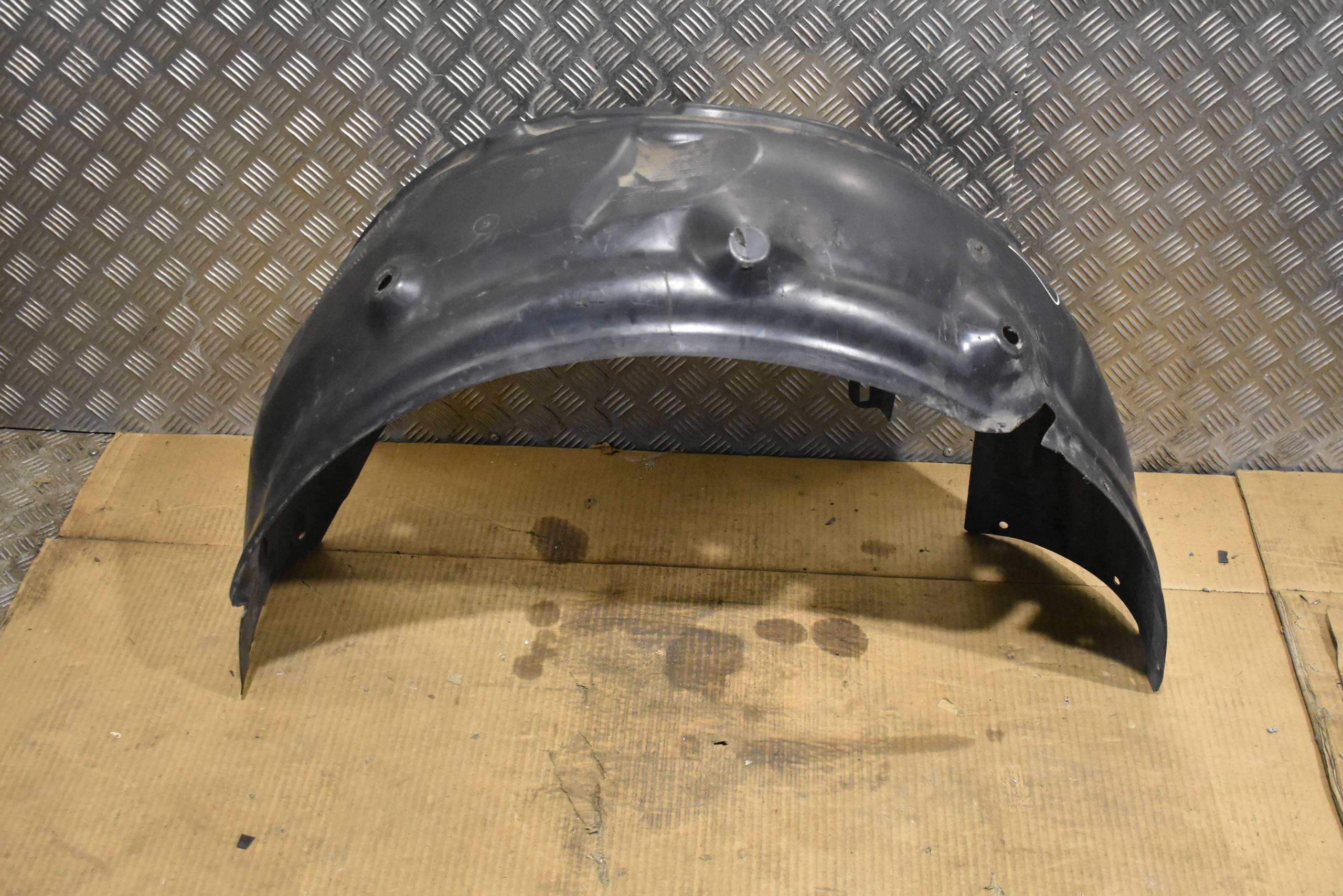 IDEALNE mudguard rear. left BMW F82 F83 1