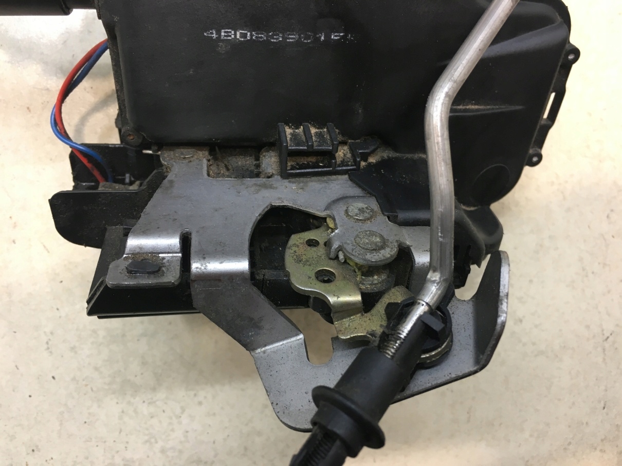 lock door left rear part A6 C5 2.5 TDI 4B0839015B