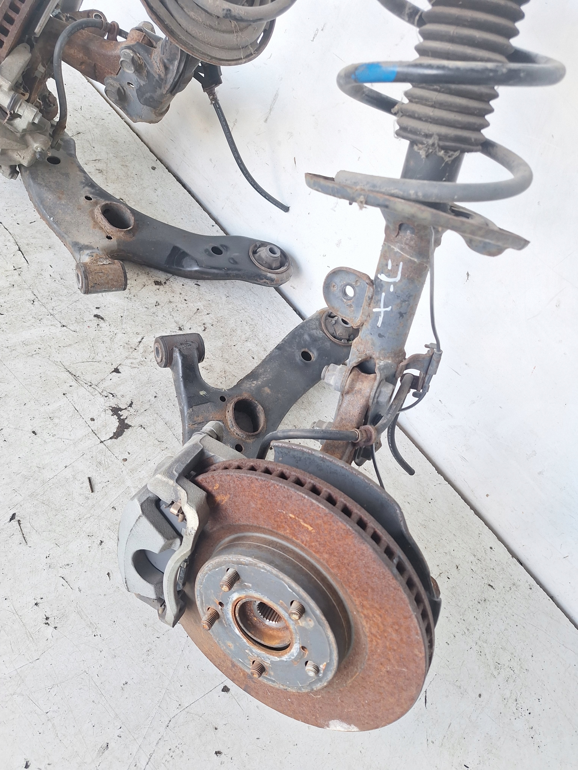 TOYOTA PRIUS + PRIUS plus 12-15 MACPHERSON swing right HYBRID