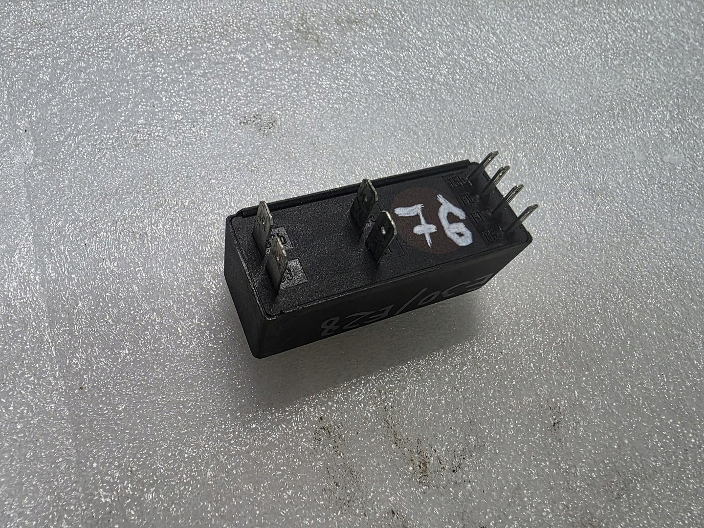 Relais Essuie glaces Module STERUJACY BMW E30 E28 Original 1386978