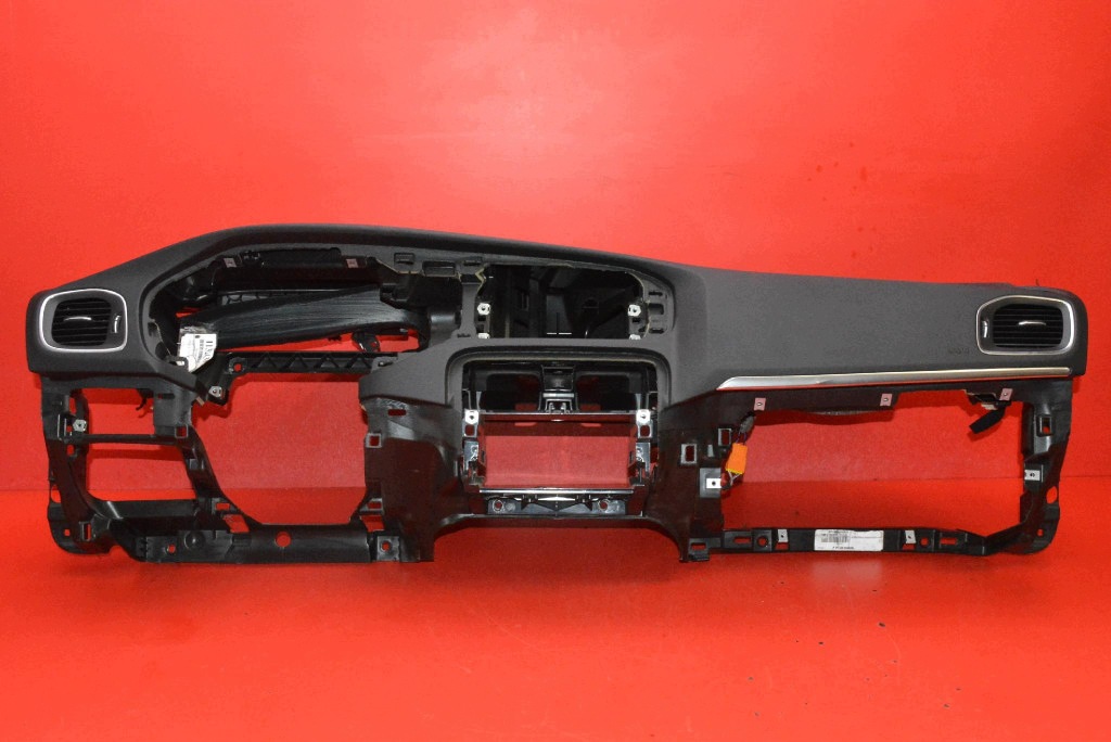 dashboard instrument panel console cockpit airbag EU VOLVO V40 2 II R-design 12-16