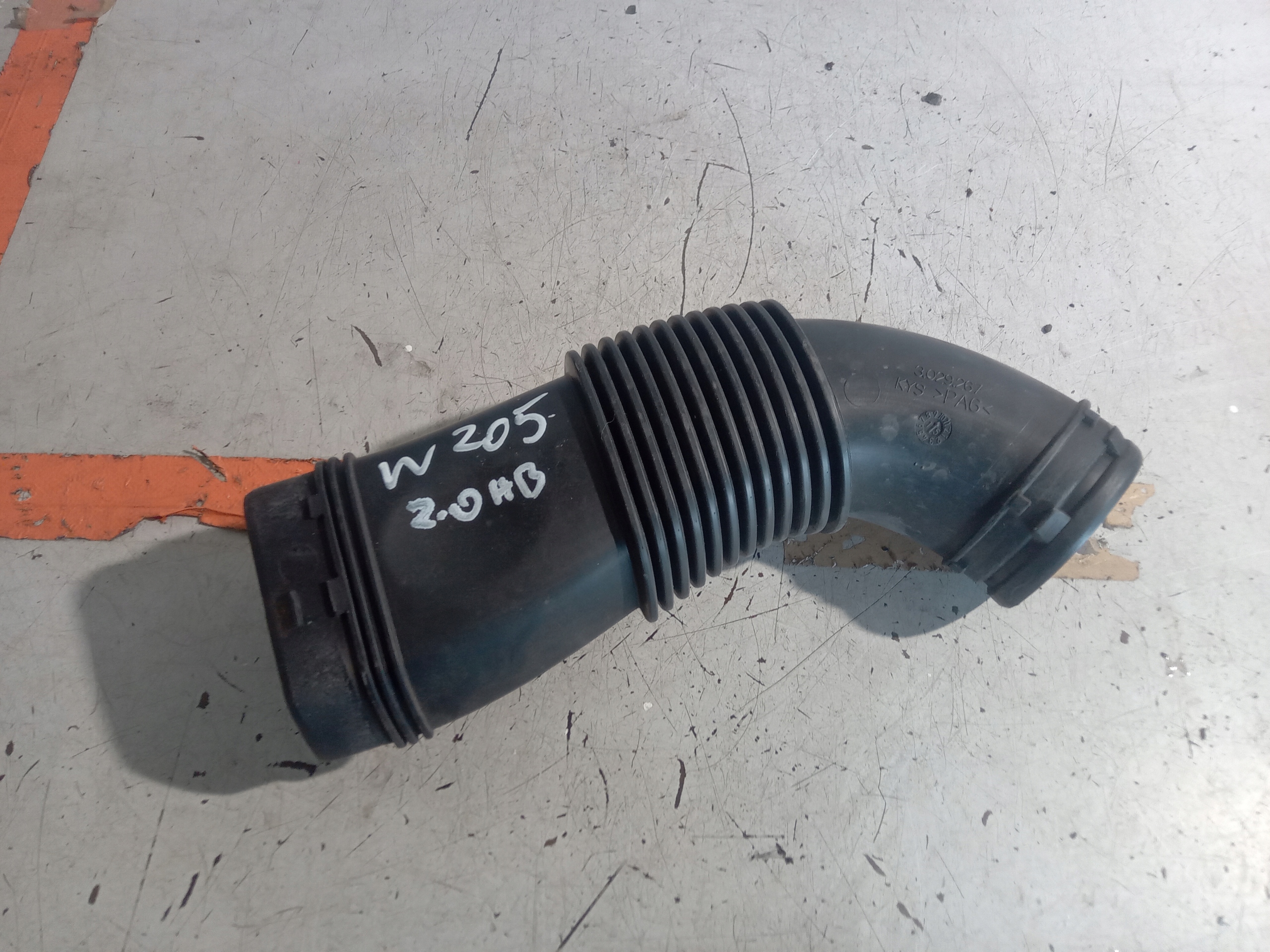 MERCEDES W205 впускной трубопровод труба 3029267