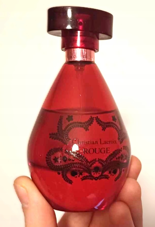 Parfémovaná voda Christian Lacroix Rouge Avon