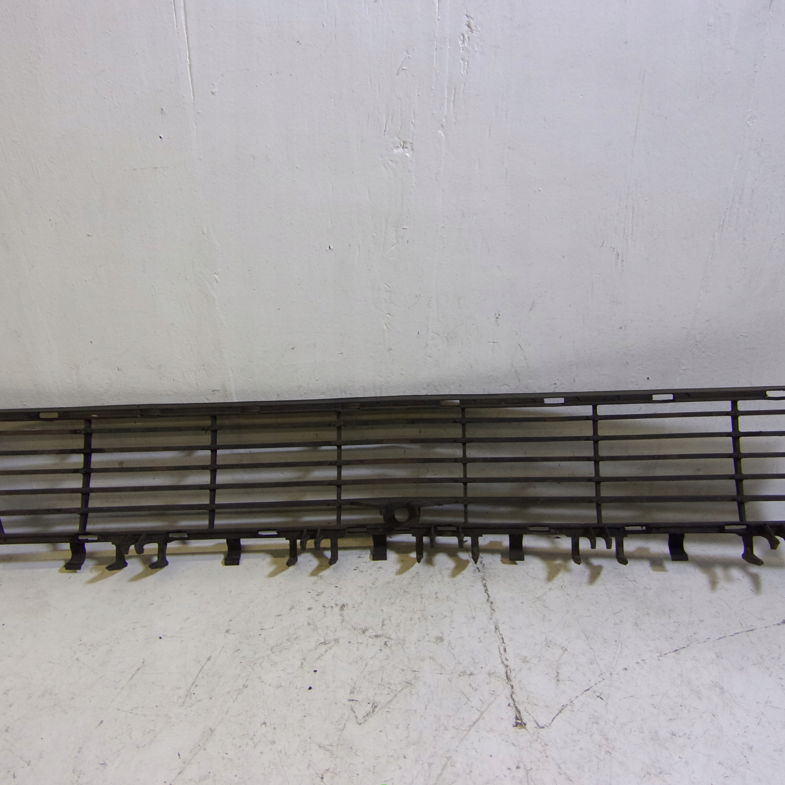 Lüftungsgitter der Stoßstange mitte OPEL VECTRA C 09186126