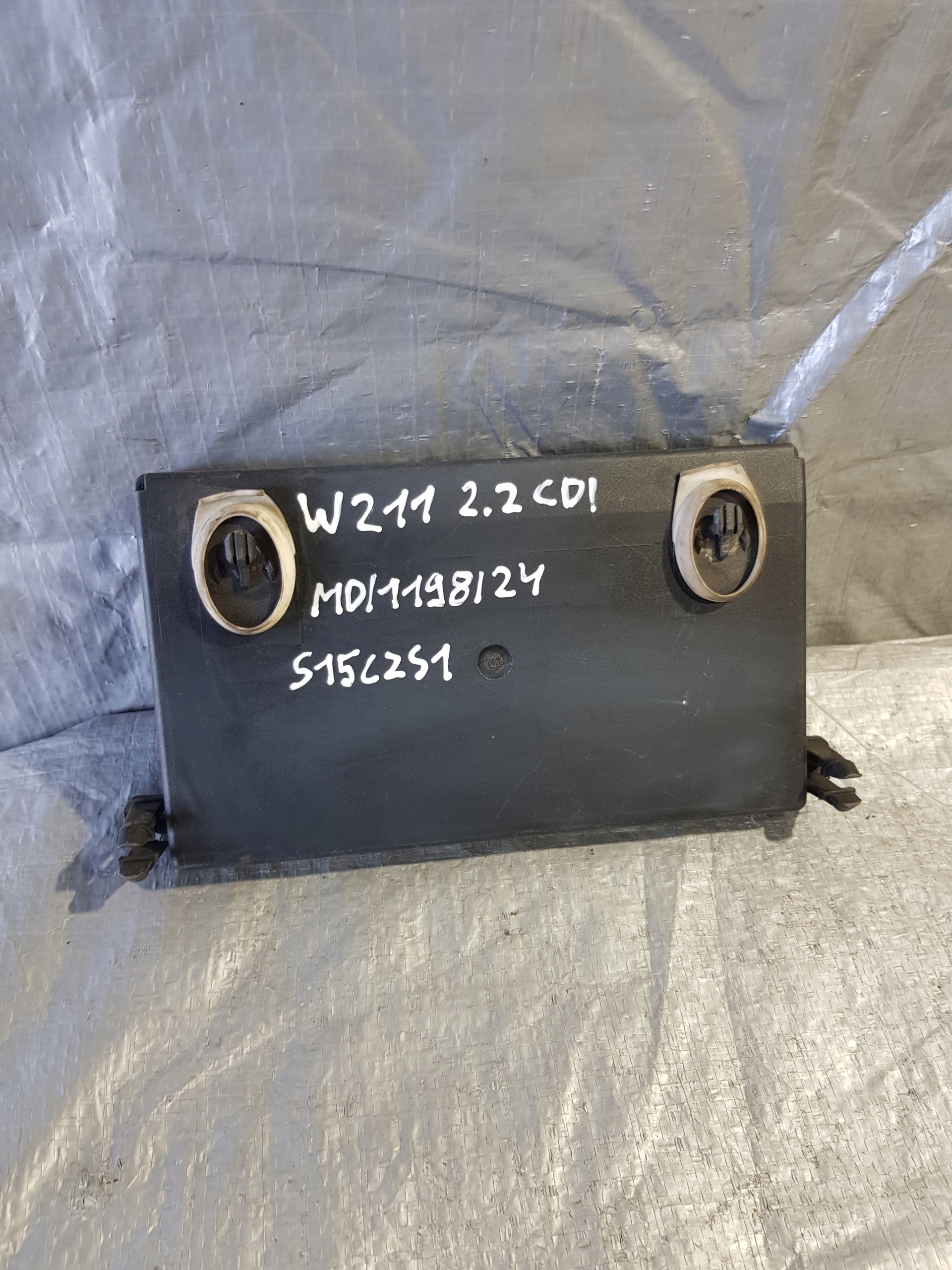 Mercedes-Benz W211 2.2 CDI module door left front OE 2118208385