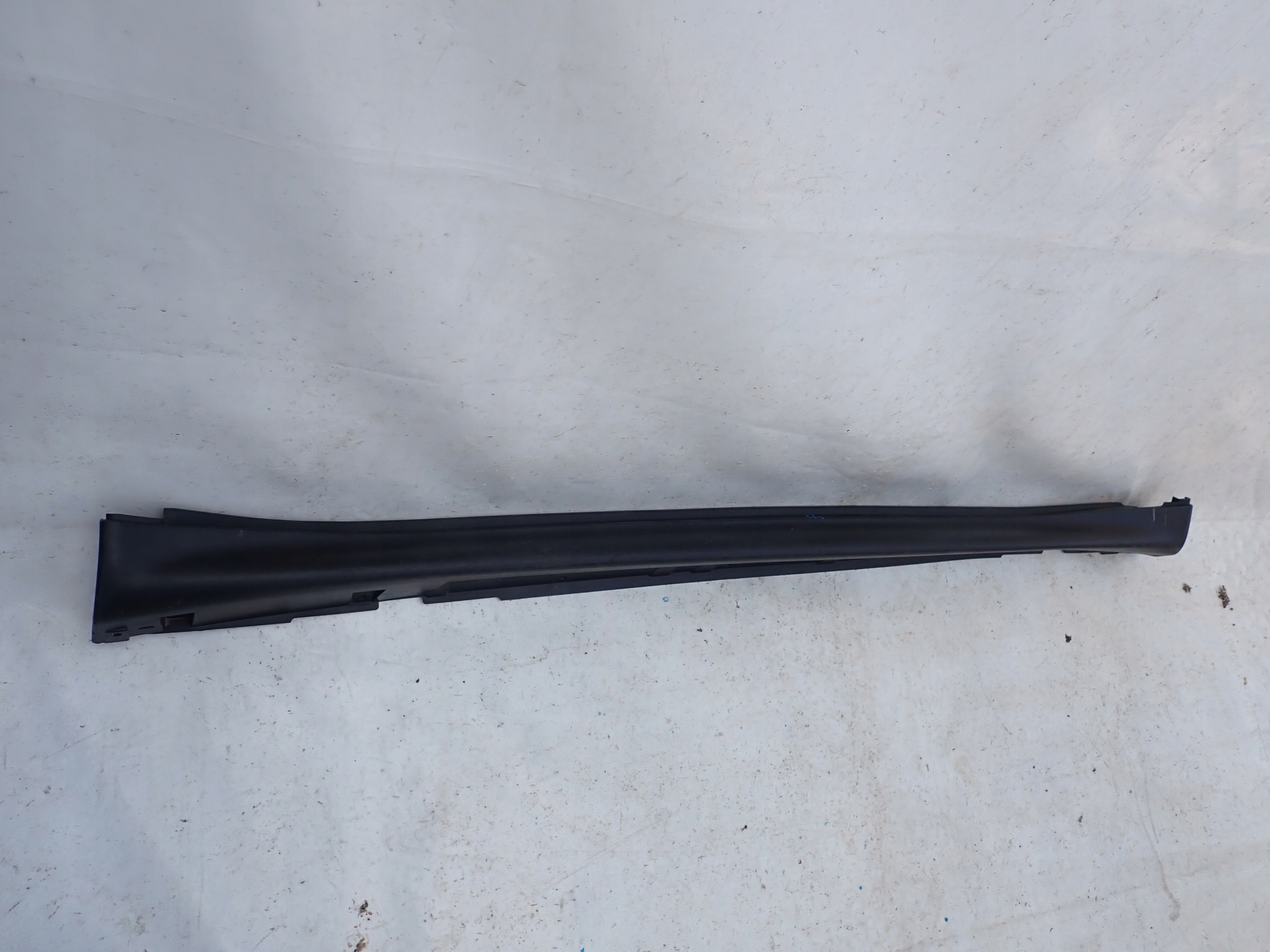NISSAN JUKE and F15 moulding threshold right threshold right