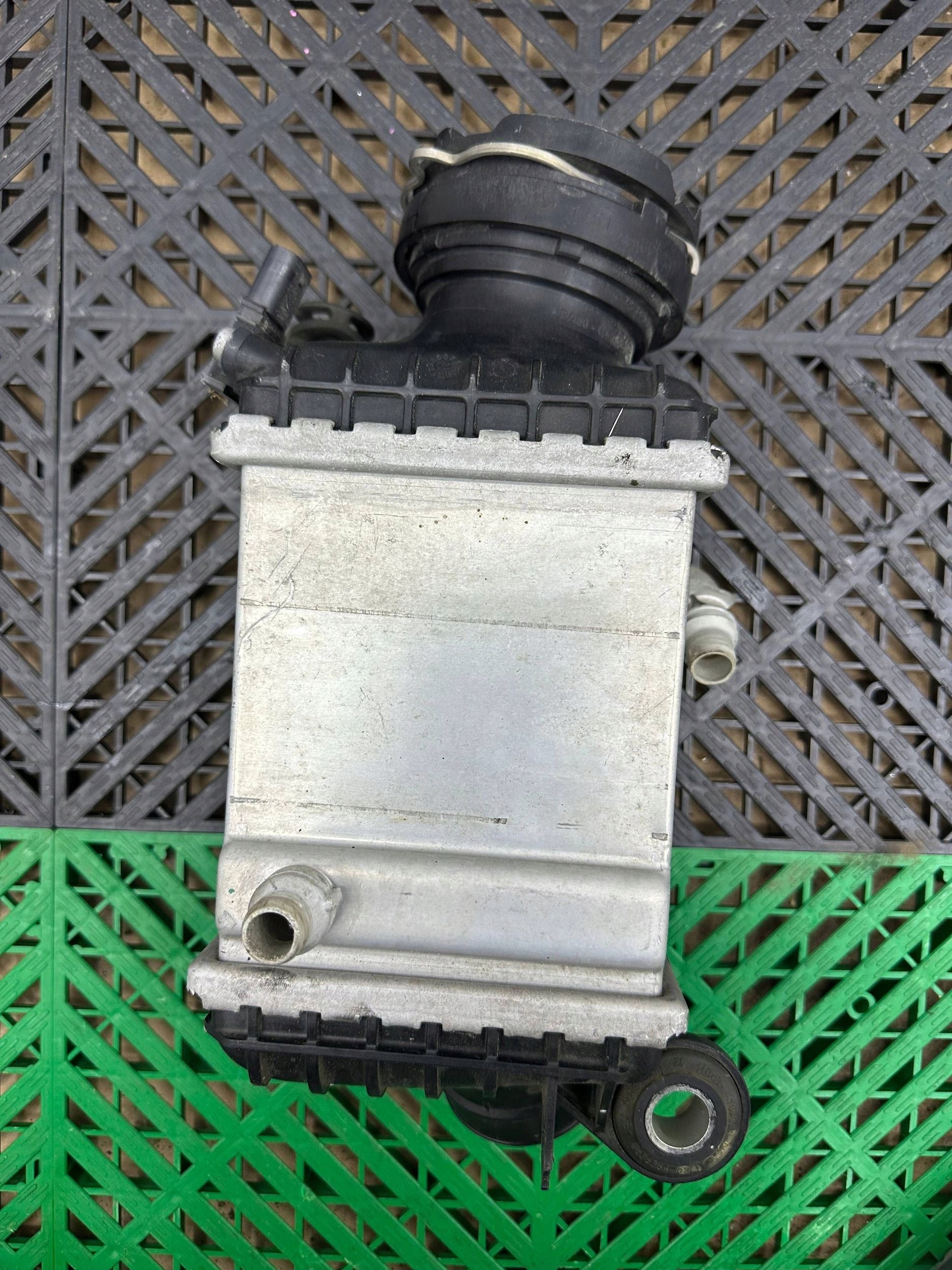 Intercooler BMW 7 G11 G12 8619391