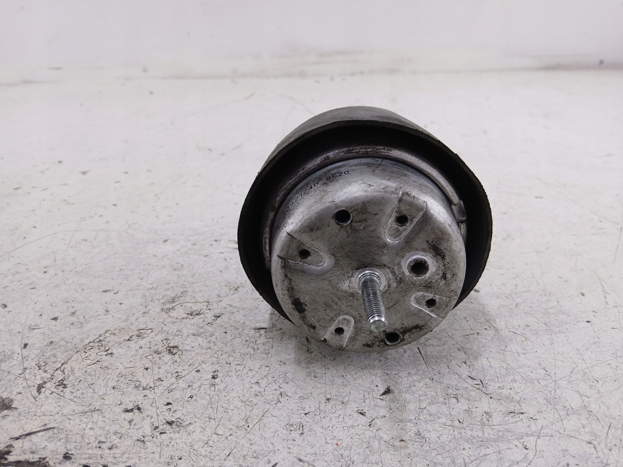AUDI A6 C5 2.4 engine mount