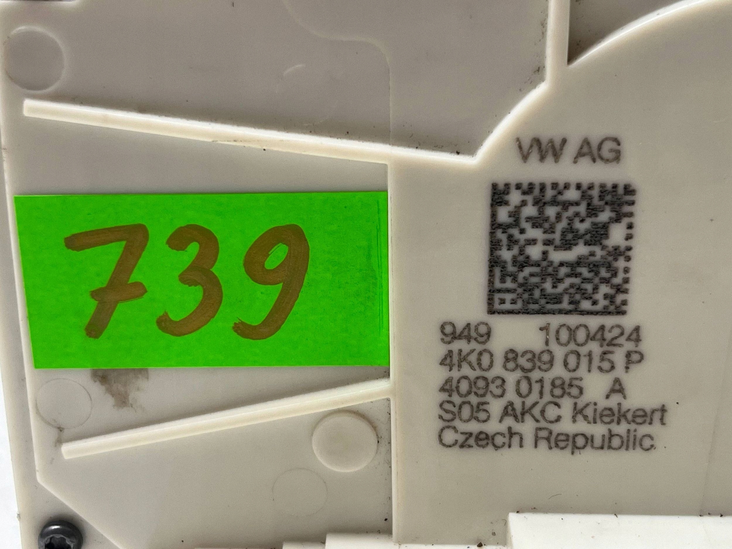 AUDI A6 C8 lock door left rear part 4K0839015P @M