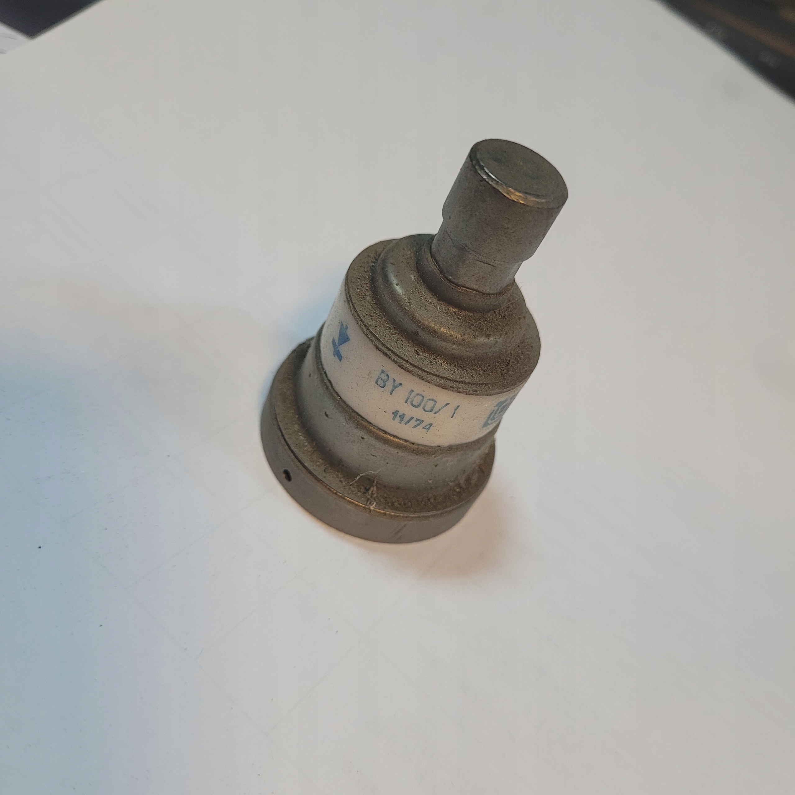 Dioda prostownicza krzemowa BY 100/1 R UNITRA