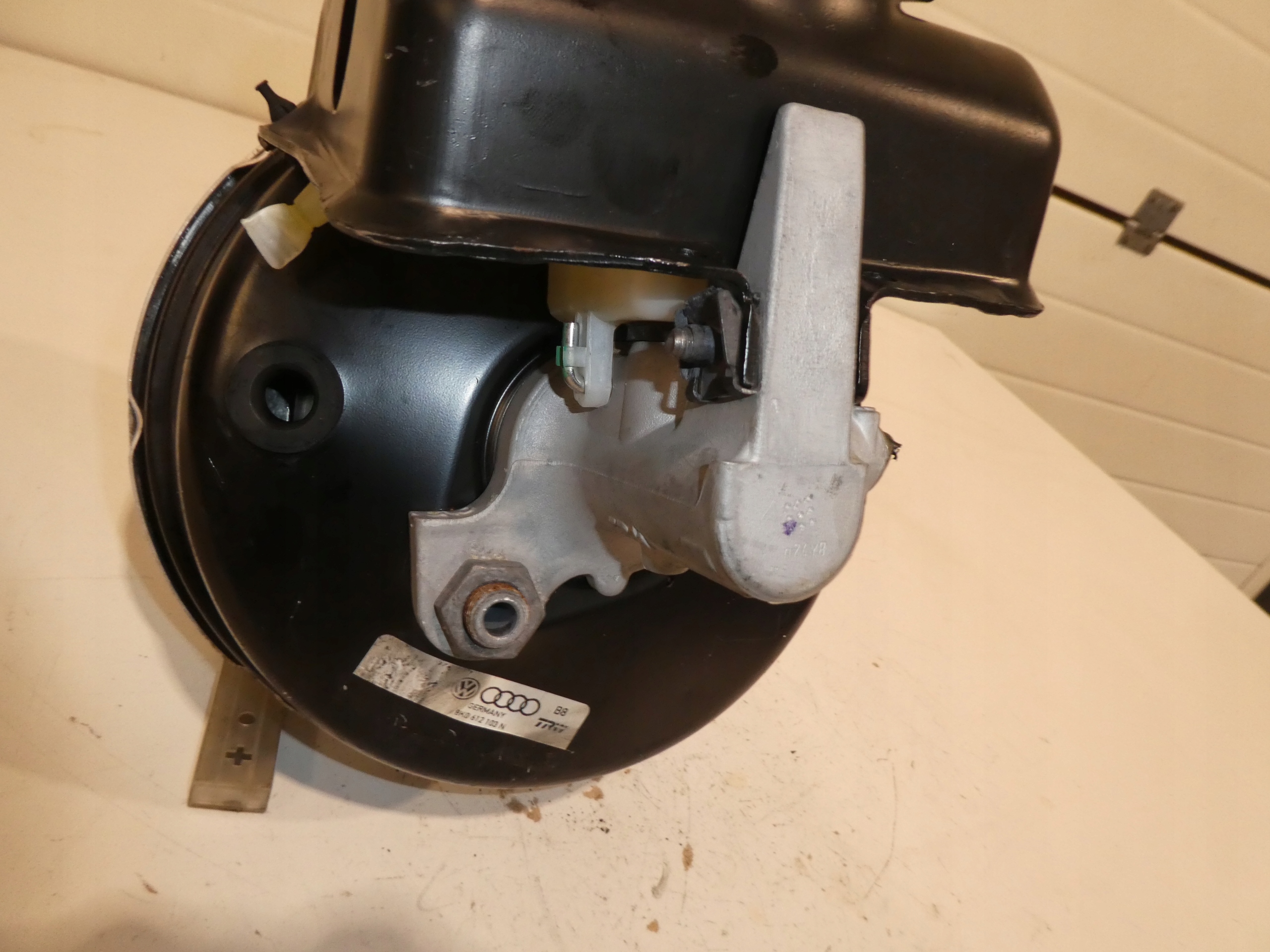 servo brake AUDI A4 B8 A5 8K0612103N