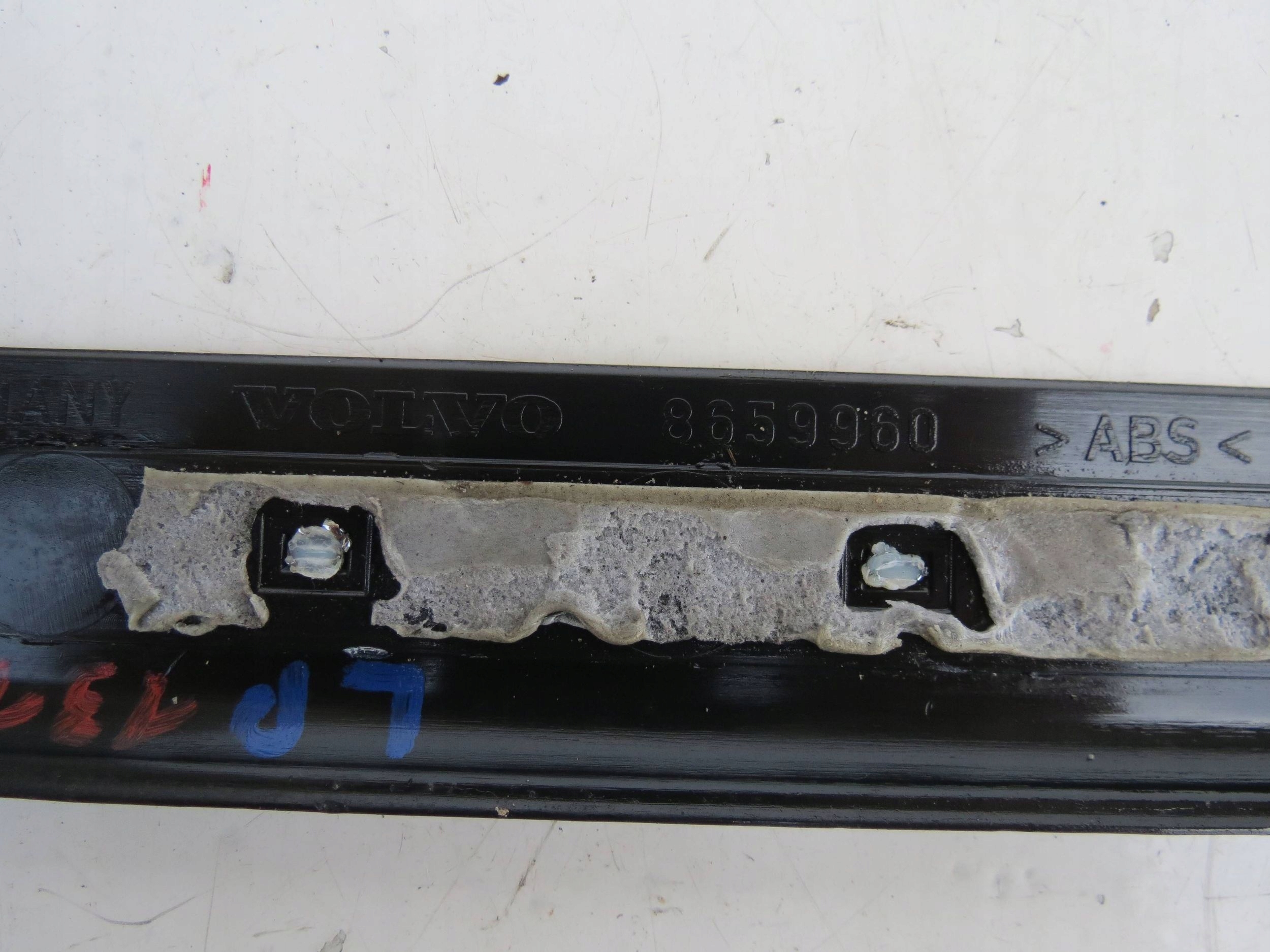 front moulding threshold VOLVO XC70 II AWD 2.4D 185KM 2000-2007r 8659960
