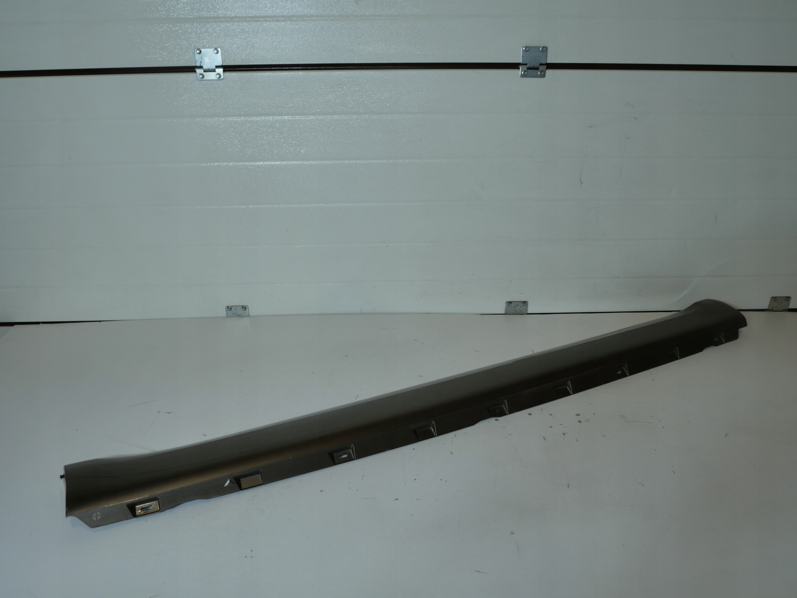 moulding threshold right SKODA YETI 5L0853856B