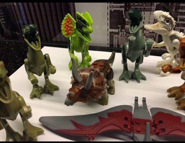 Figurki Dinozaury 8 szt Jurassic World Park T-Rex Indominus Raptory 24H Marka LEGO