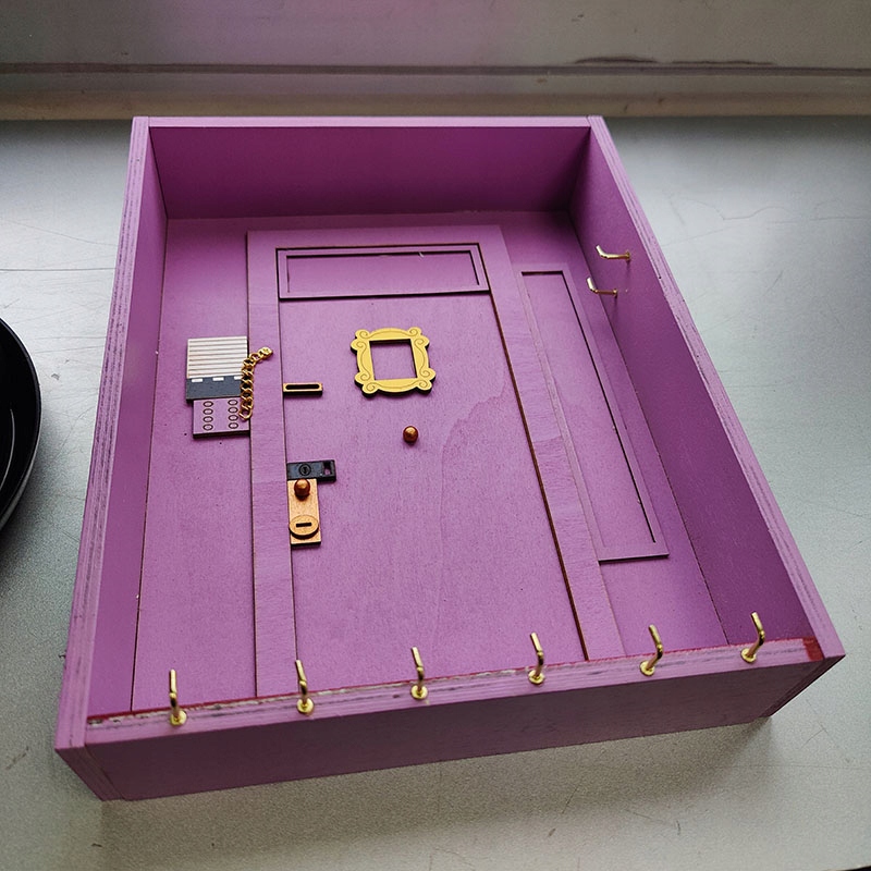 OZDOBA PÓŁKA NA KLUCZE DRZWI PRZYJACIELE Kod producenta PHL-PYIIPHL22