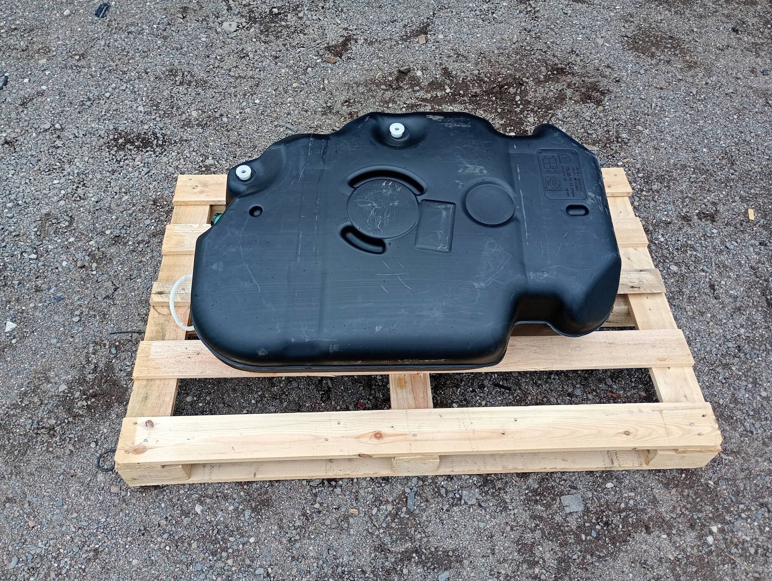 fuel tank tank complete pump Chrysler Pacifica 2021
