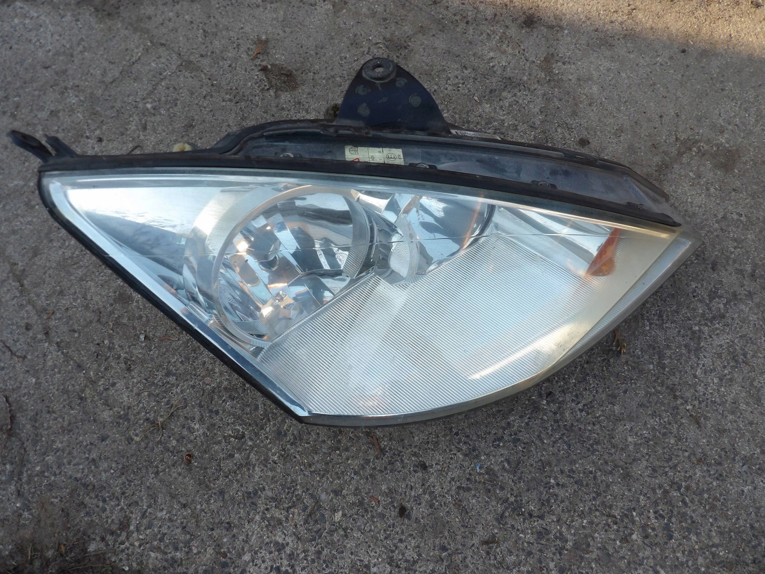 FORD FOCUS MK1 FL LIFT 2004 light front right