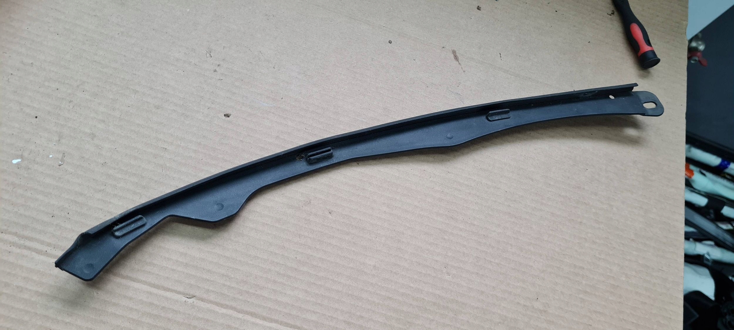 A4 B9 8W S4 gasket cap bonnets right right front 8W0823126