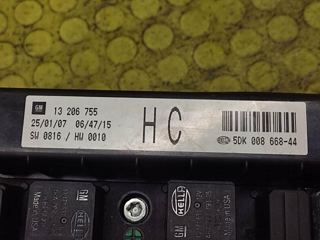 OPEL ZAFIRA B Module BSI Module fusibles 13206755