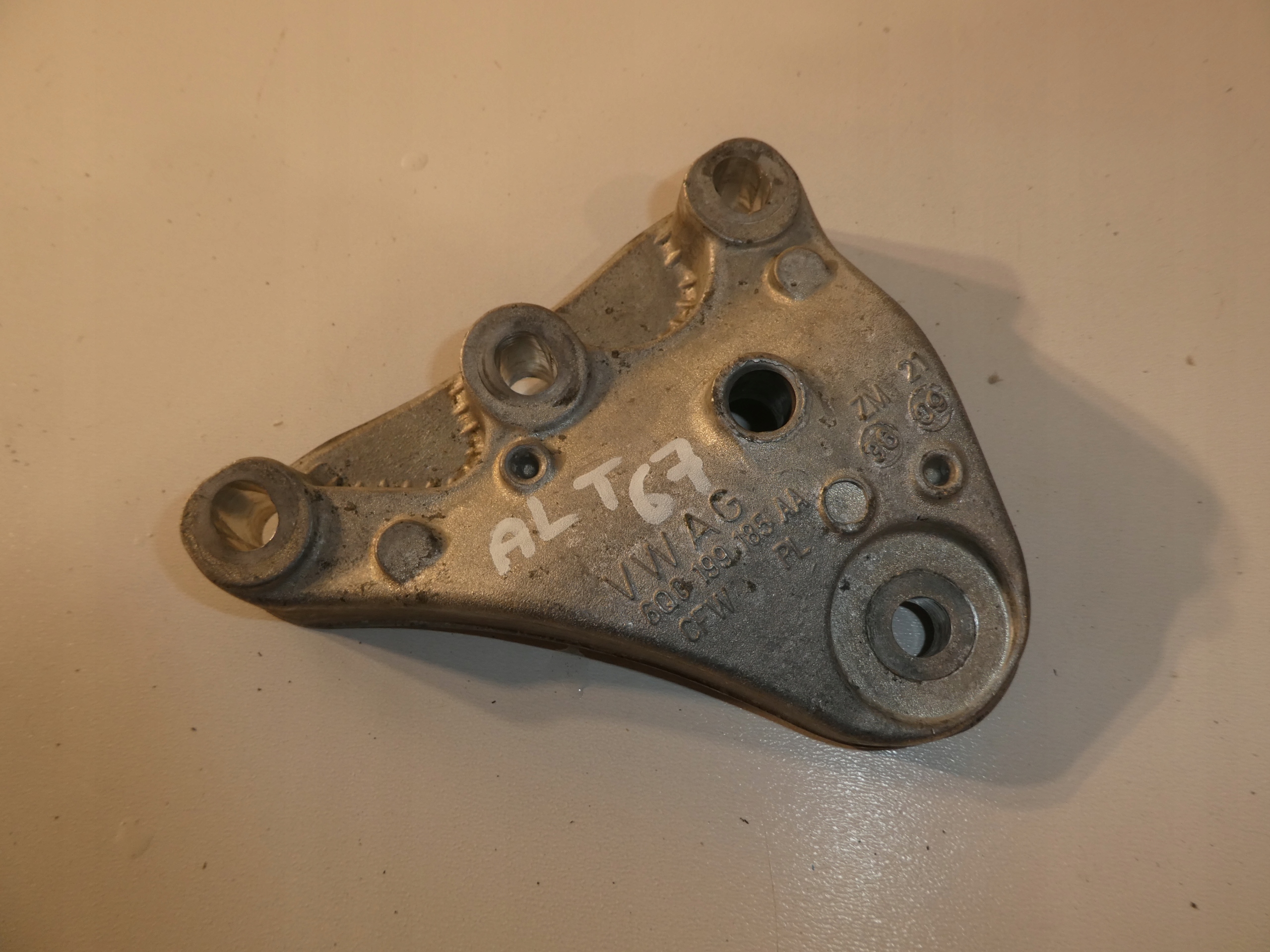 engine mount 6Q0199185AA VW SEAT SKODA