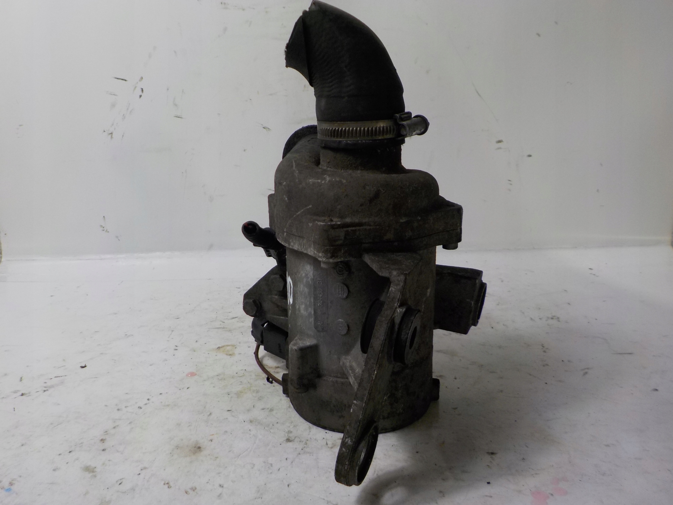 BMW 3 E90 water pump 7561229