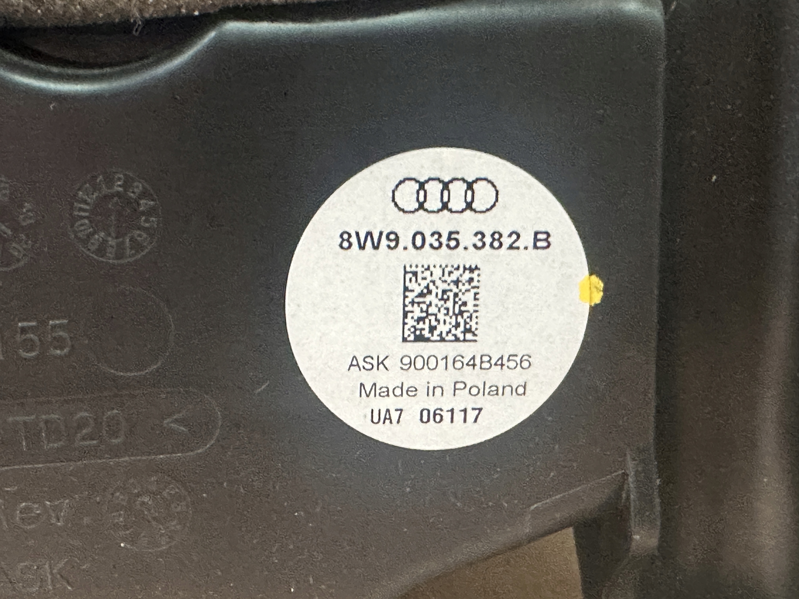 AUDI A4 A5 8W B9 speaker SUBWOOFER 8W9035382B