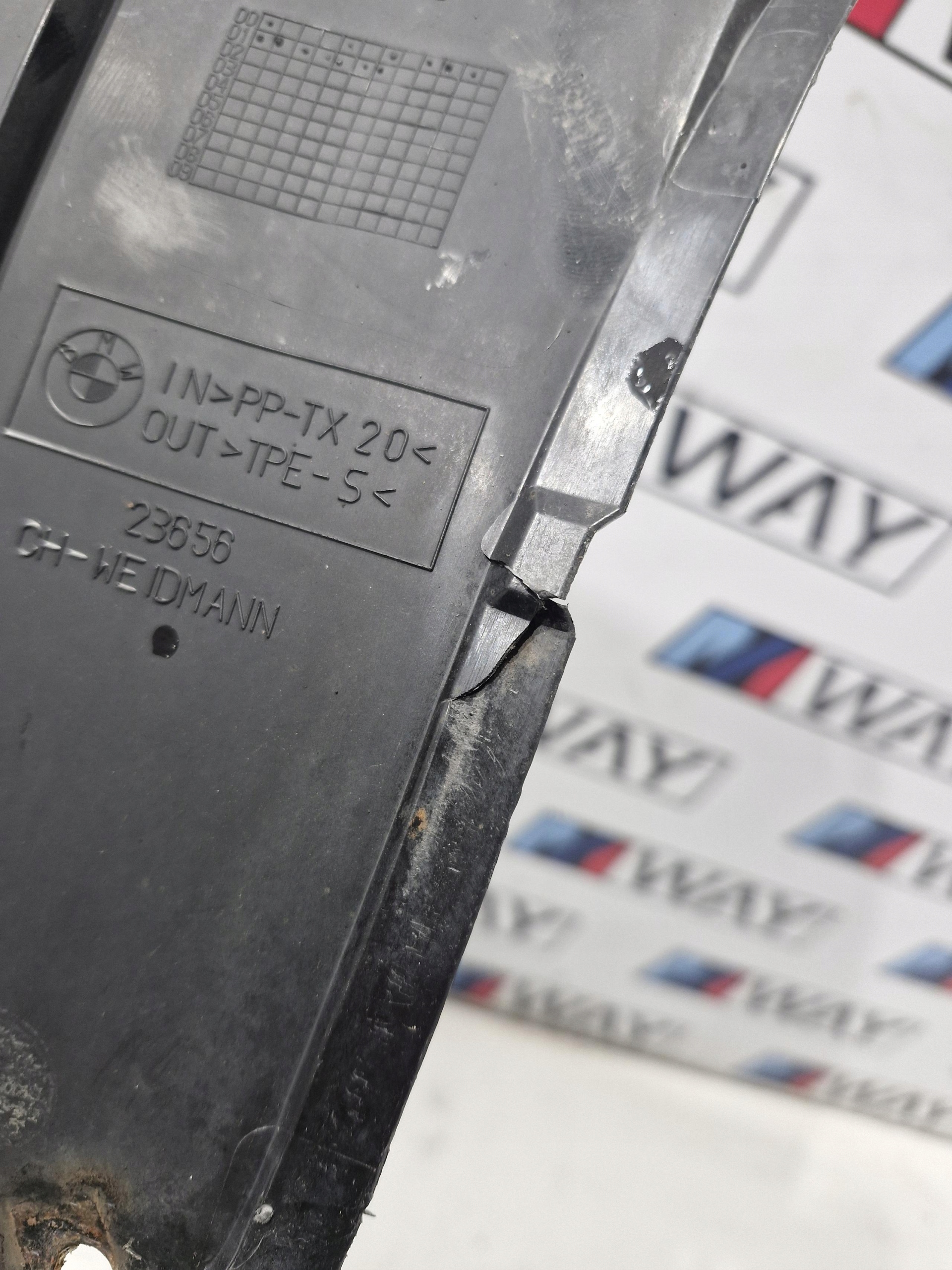 7008689 BMW E39 Blende Abdeckung Radschale DOLNE links der Stoßstange