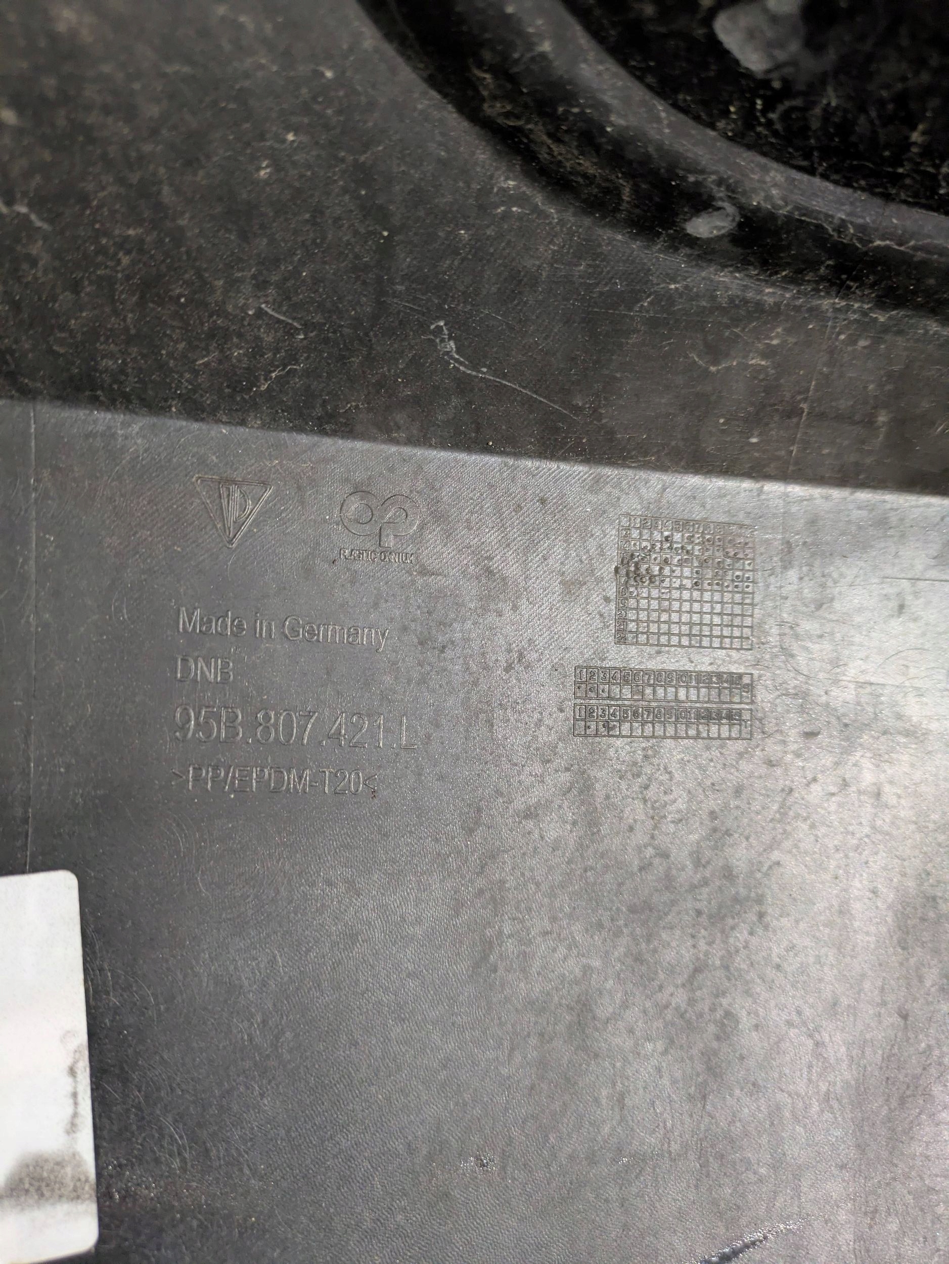 bumper rear rear part PORSCHE MACAN 95B 14- NR.Z8998