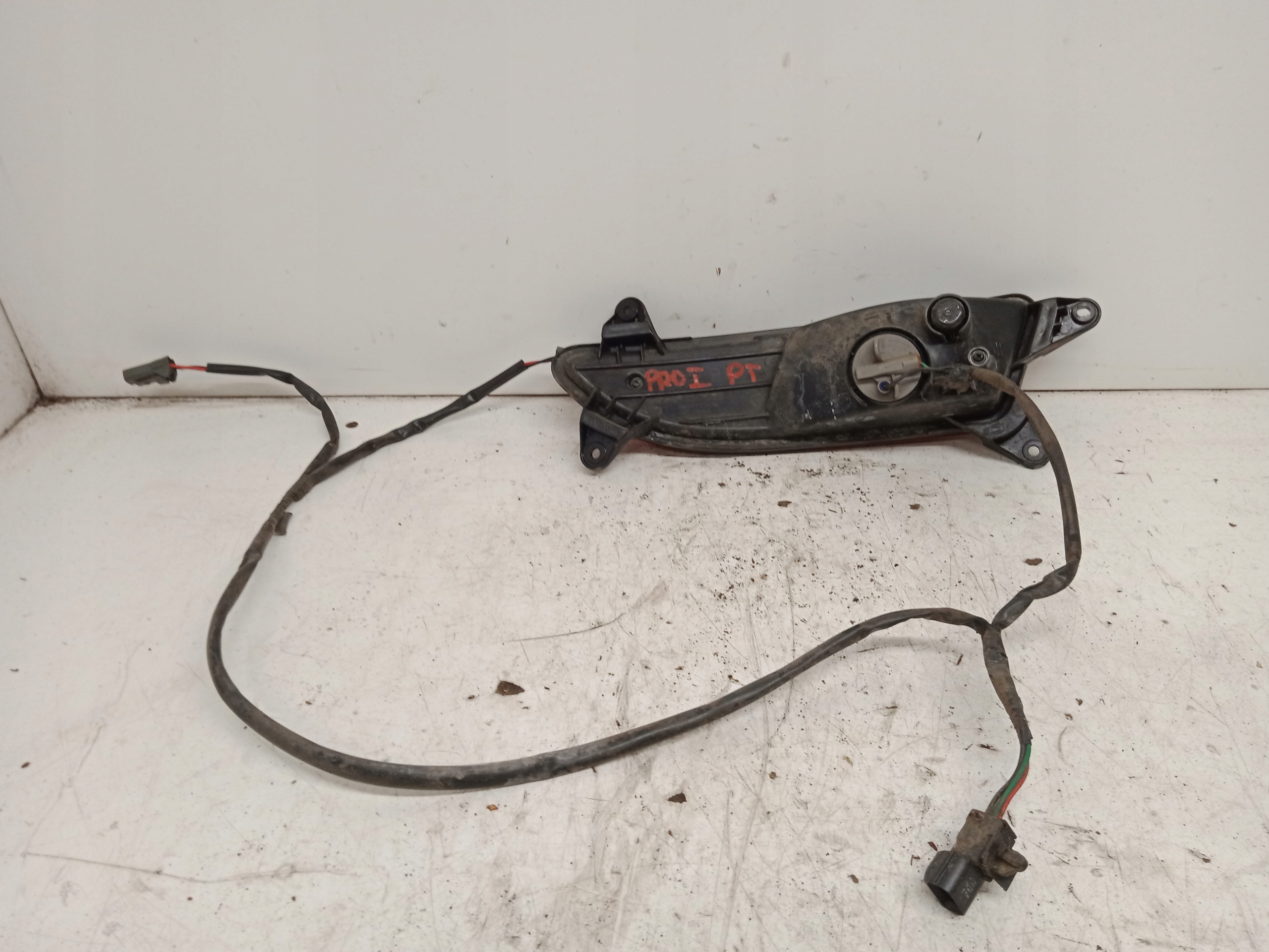 KIA PRO CEED and light W bumper left rear part 92401-1H6 2006