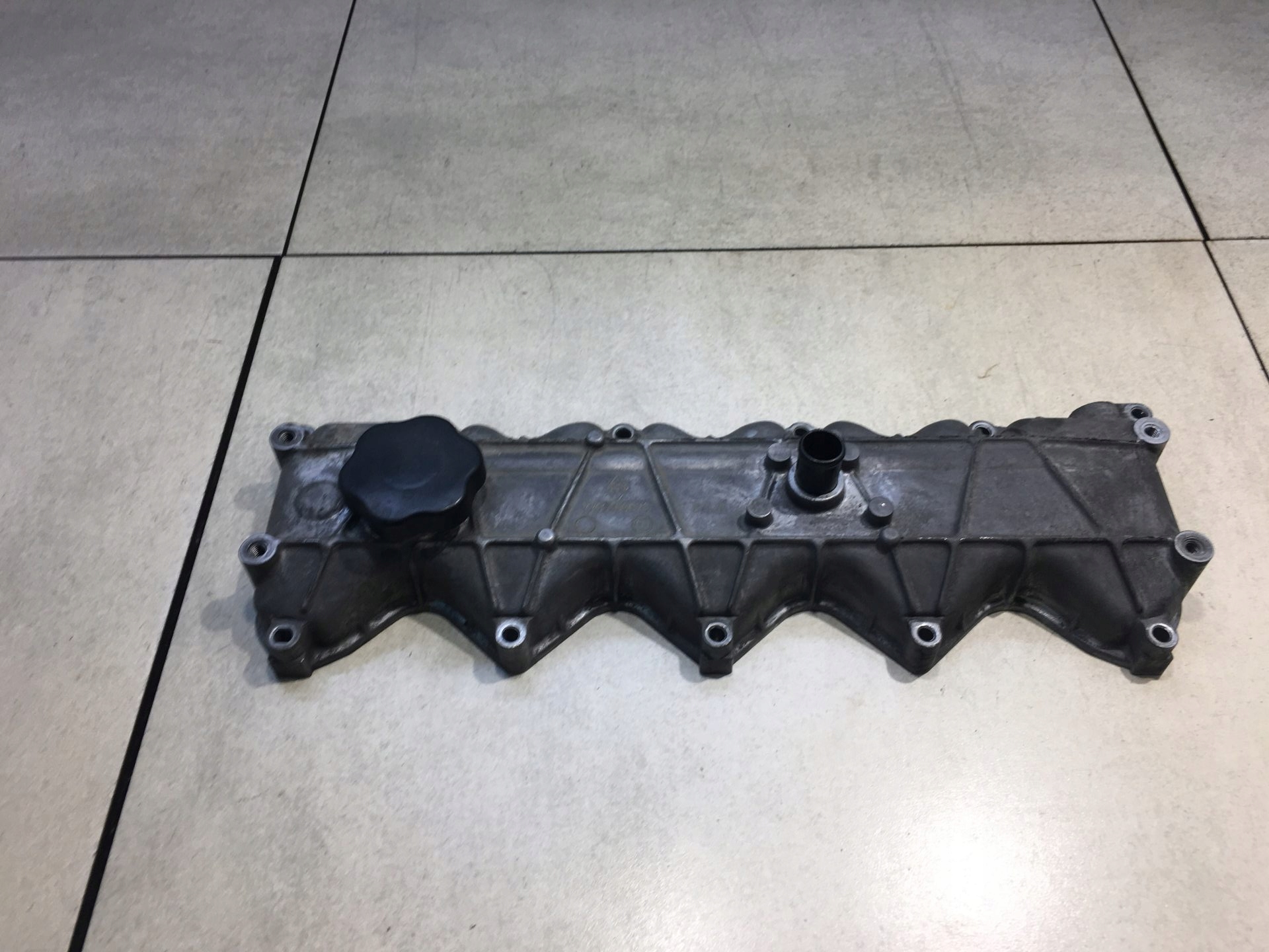 poklopac ventila TRAFIC i 2.1 TD 7700599021