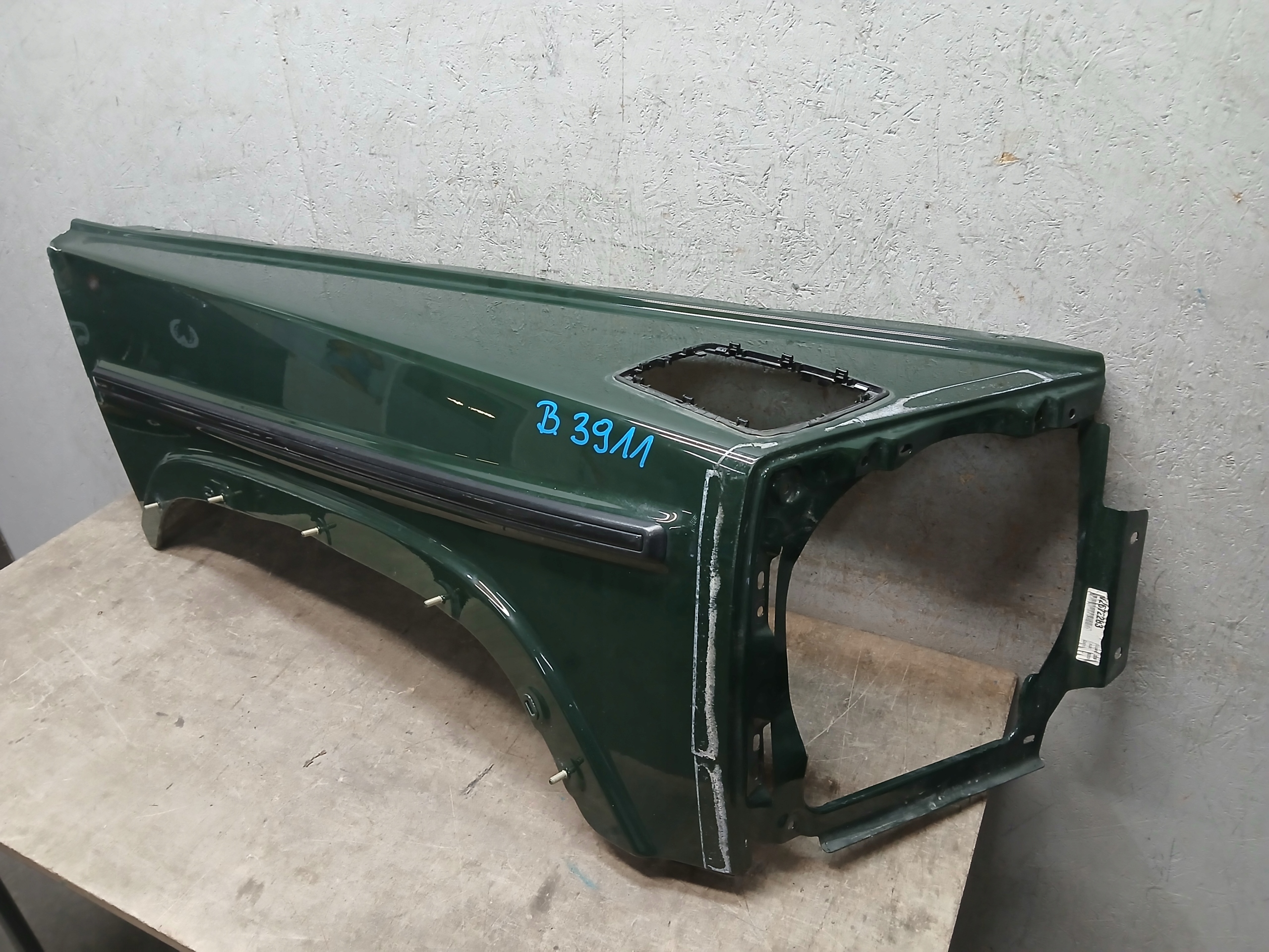 fender front right MERCEDES G KLASA W463 A463