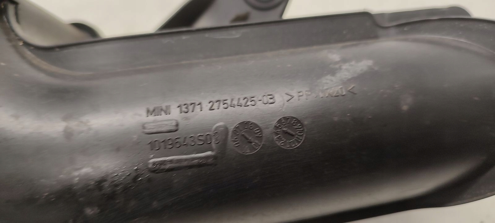 MINI oe 2754425 труба Воздух