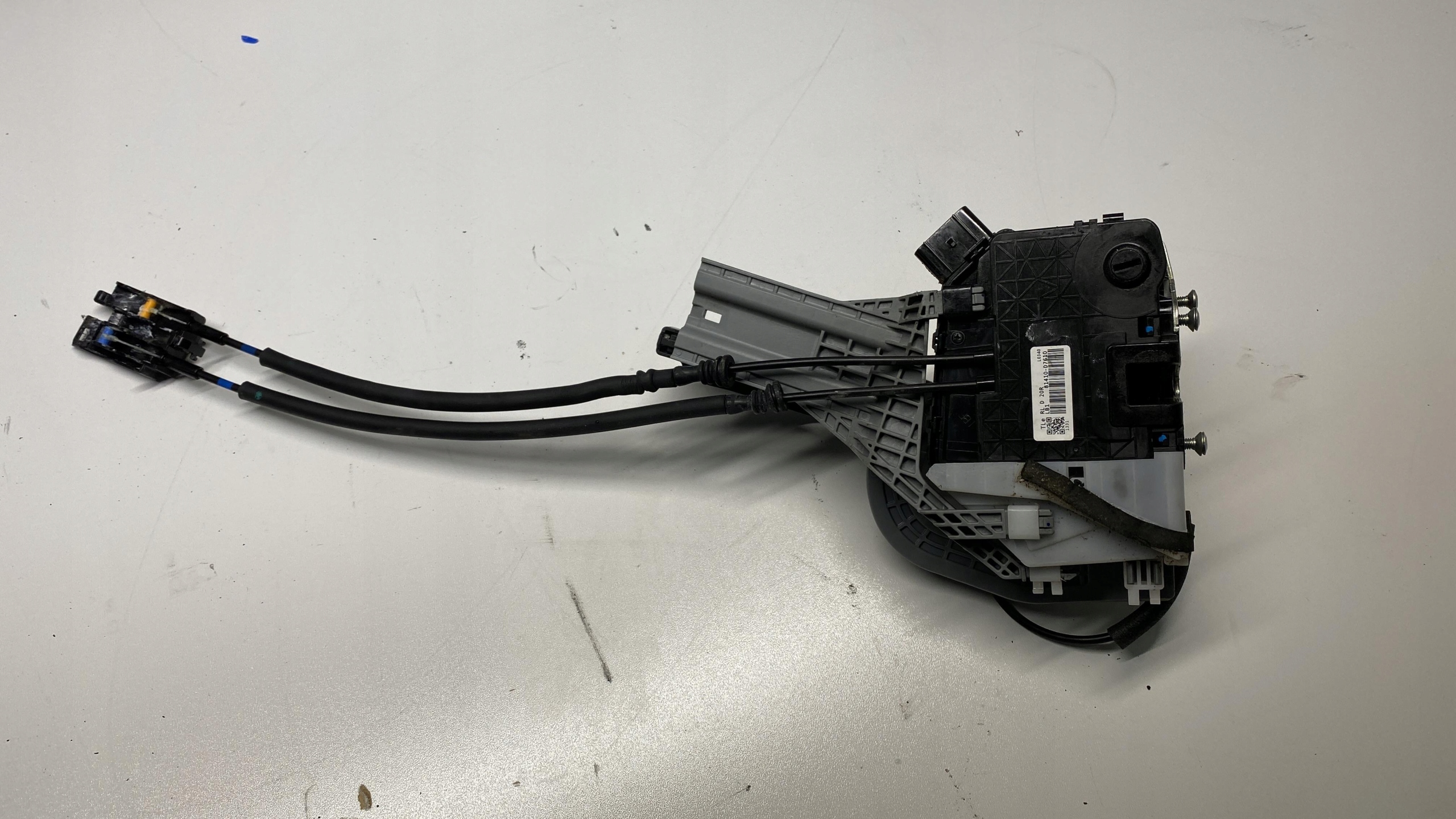 HYUNDAI TUCSON II III lock door left rear part rear handle 15-21