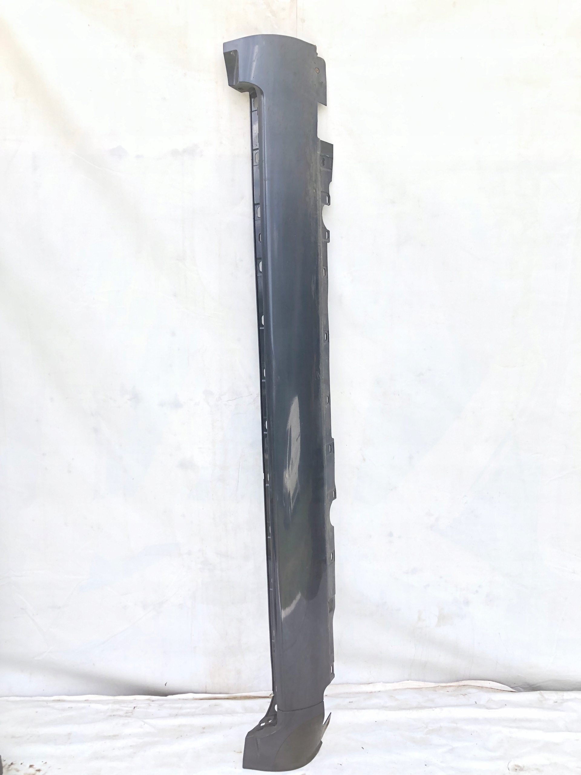 AUDI A8 D3 moulding threshold right LY5X