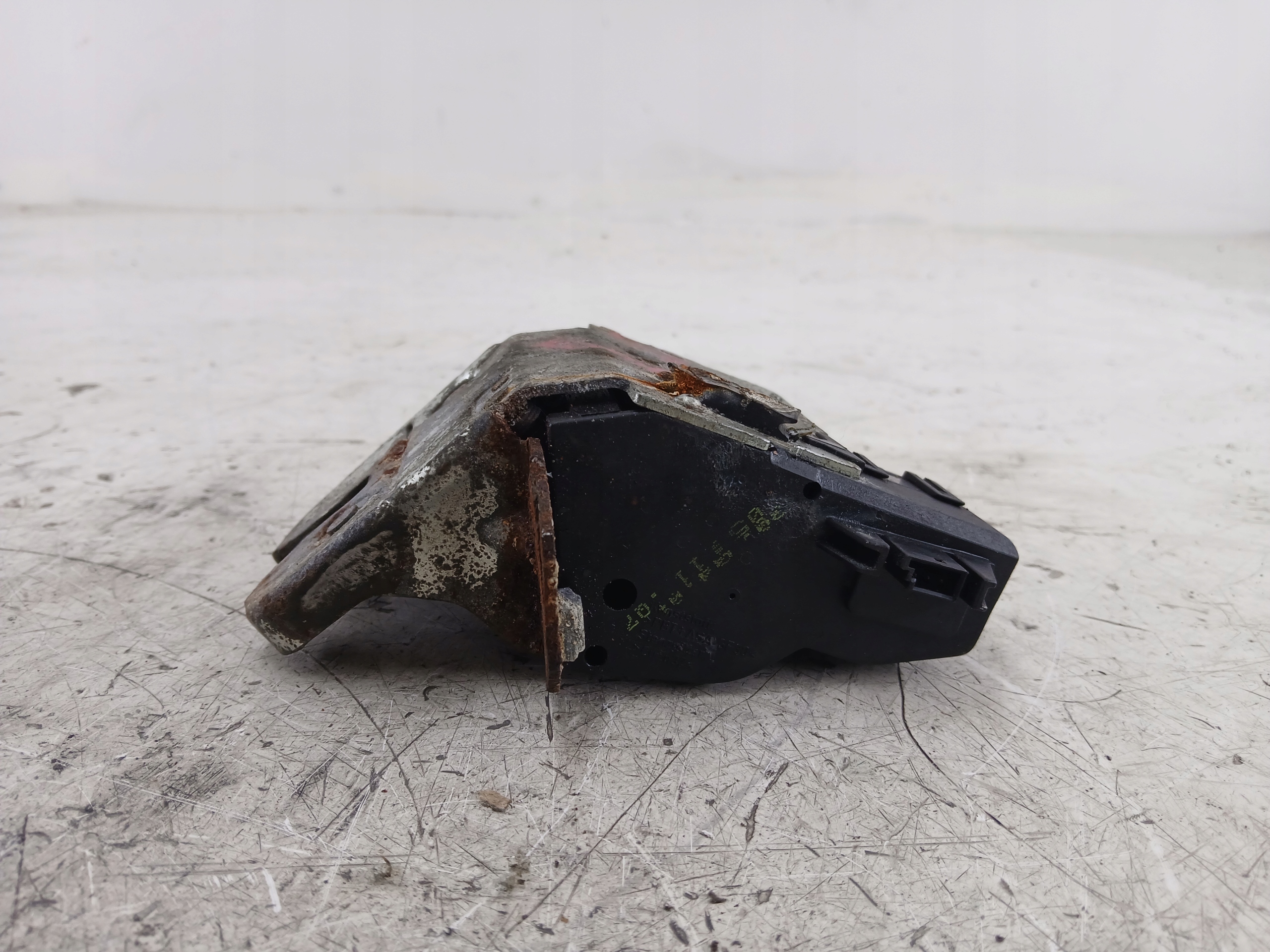 MERCEDES W203 KOMBI lock bonnet boot