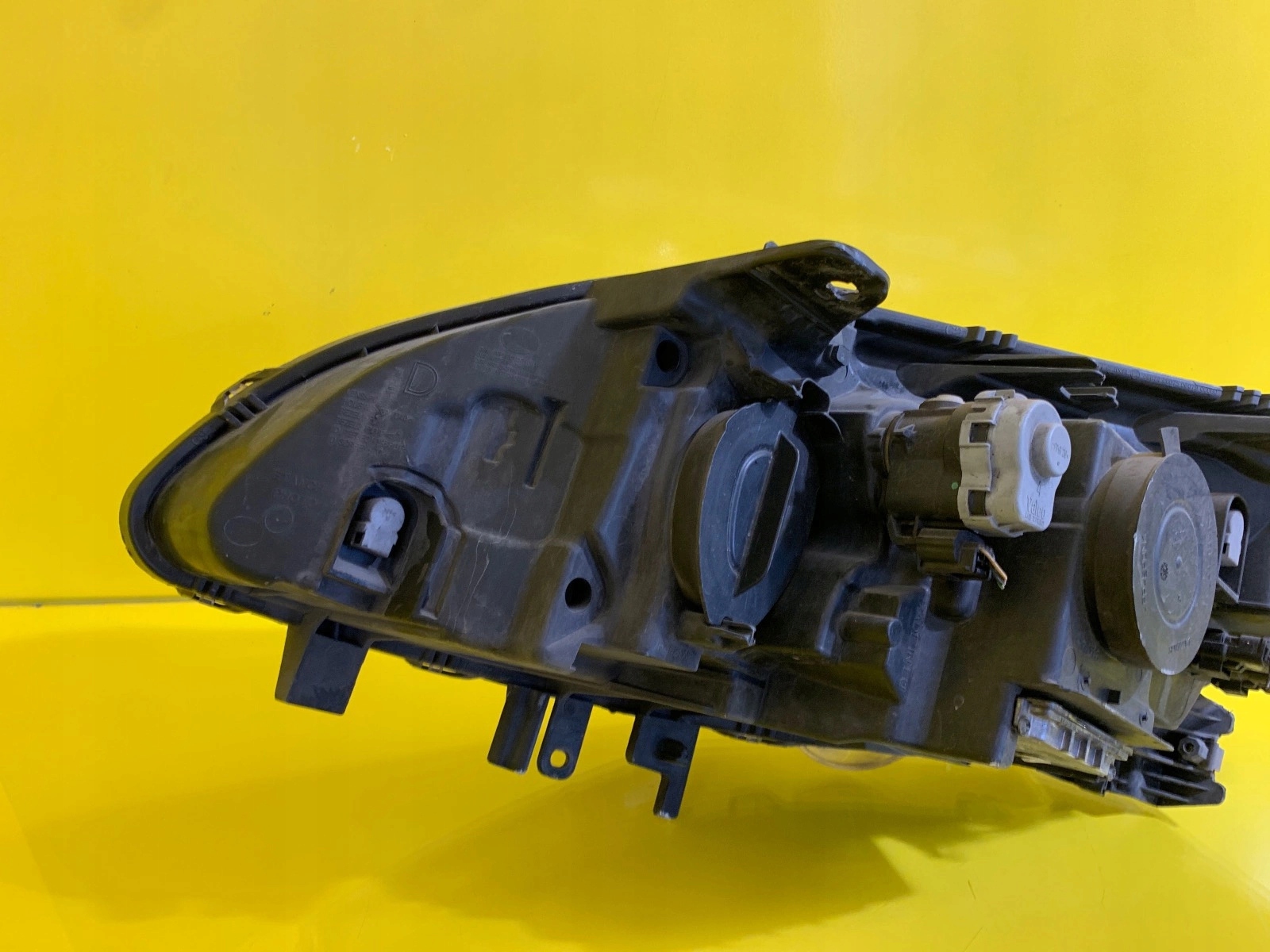 light right Renault Laguna III 07-15 89901837 Xenon