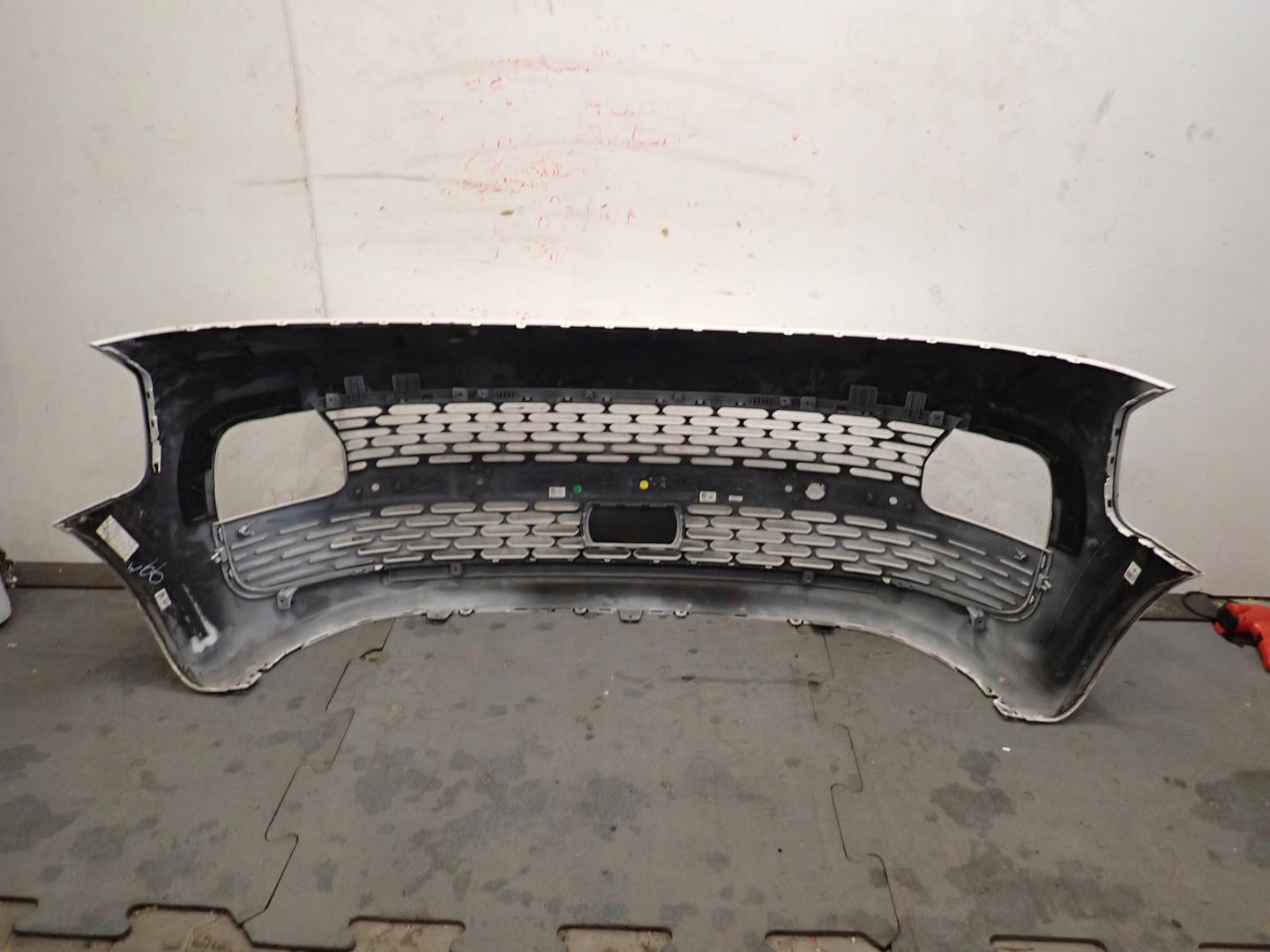 bumper front front HYUNDAI STARIA 2021