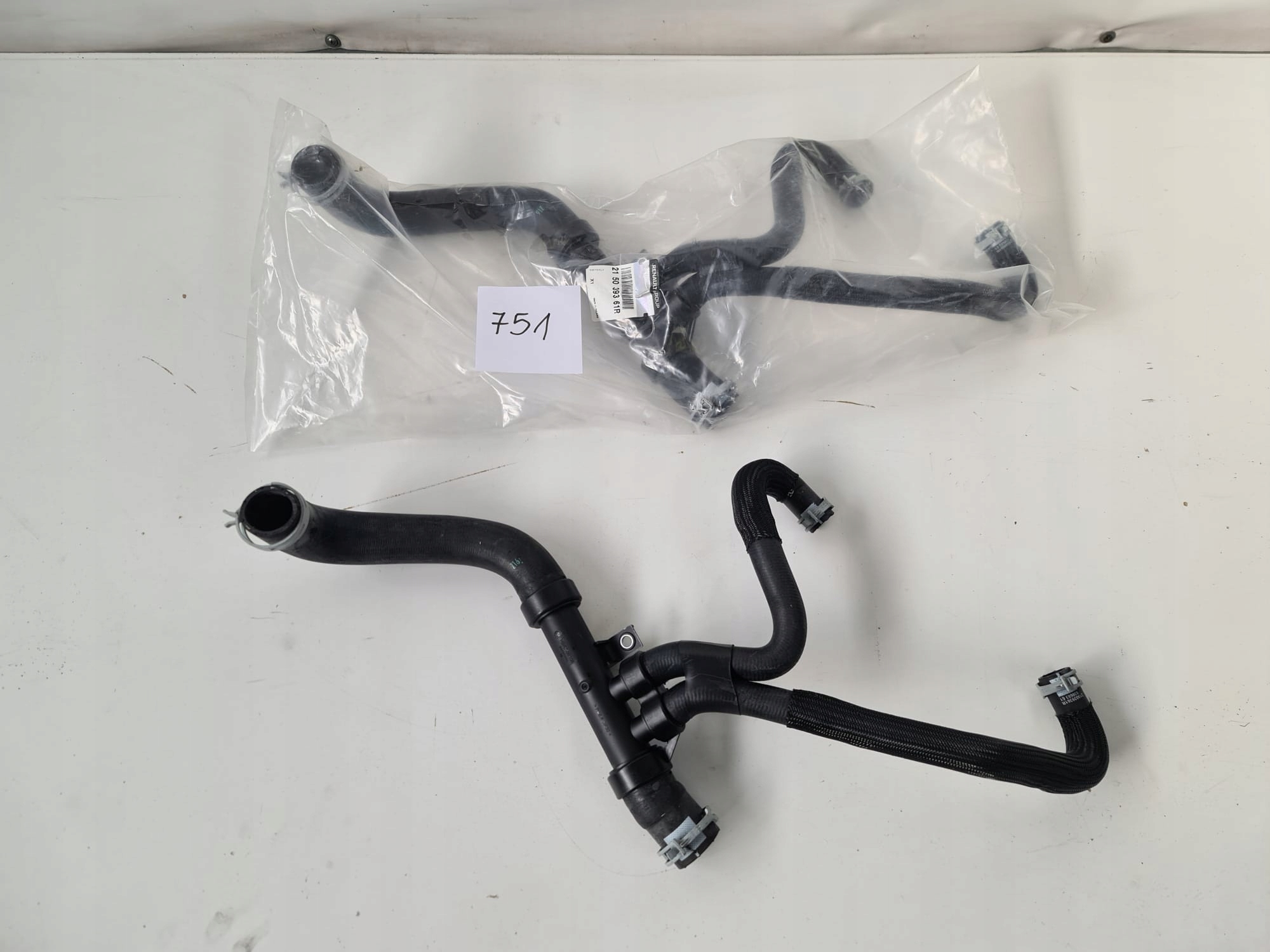 215039361R - ШЛАНГ ДЛЯ ВОДЫ TRAFIC III VIVARO B TALENTO 1.6 DCI