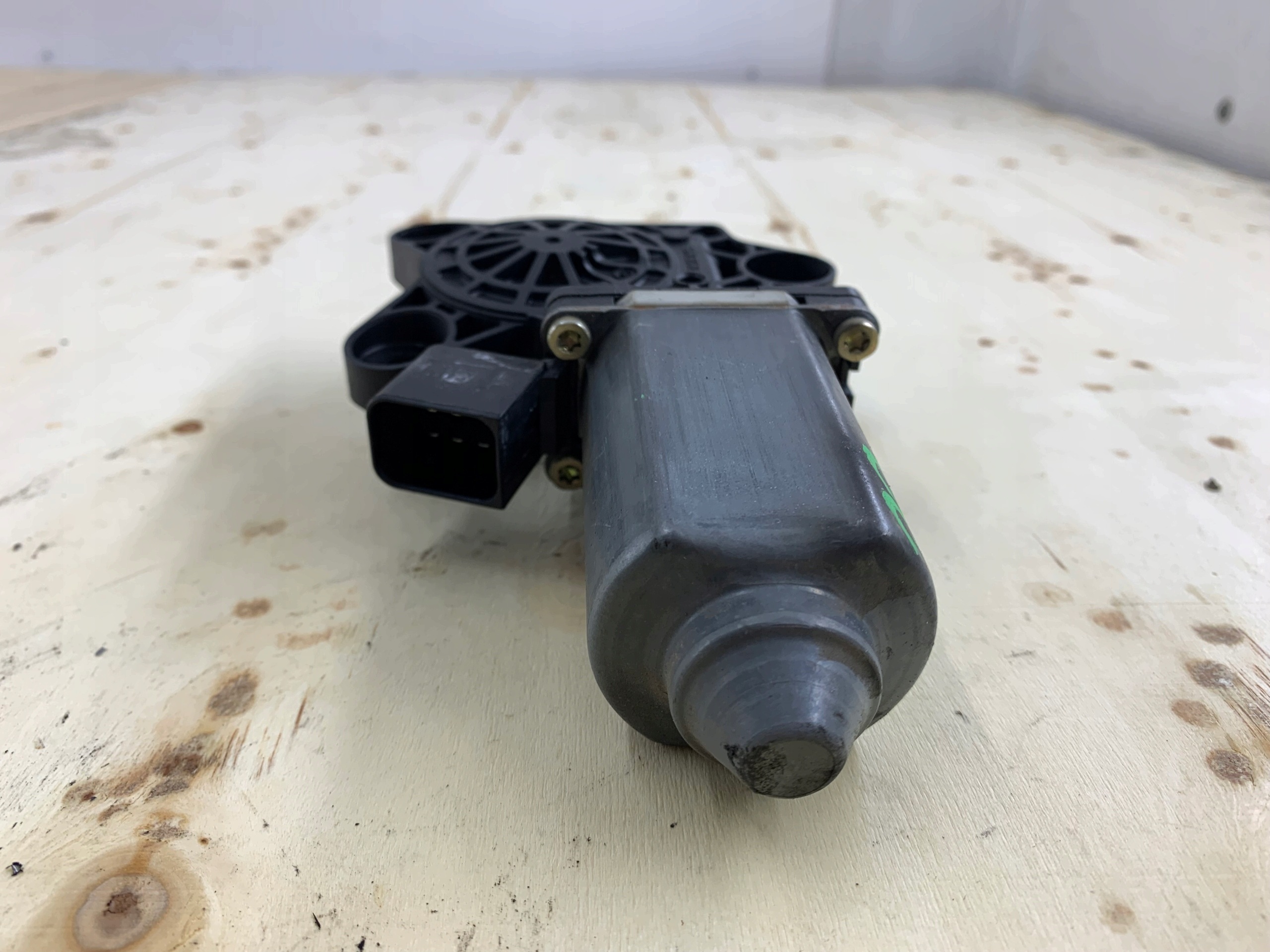 MERCEDES W203 mini motor windows right front A2208204542