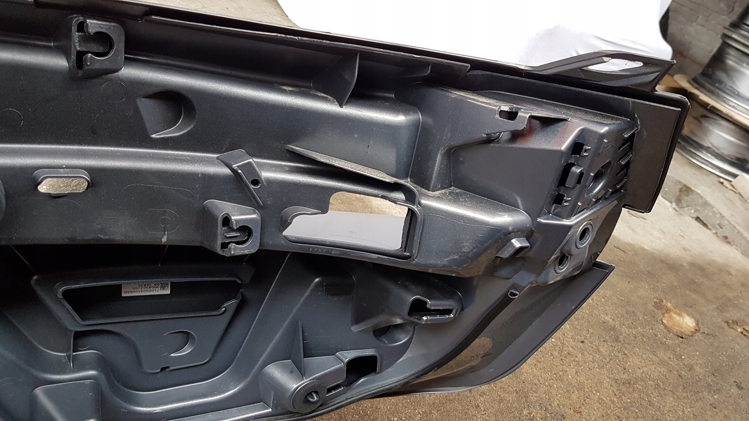 cap rear trunk door BMW iX i20 5A49478