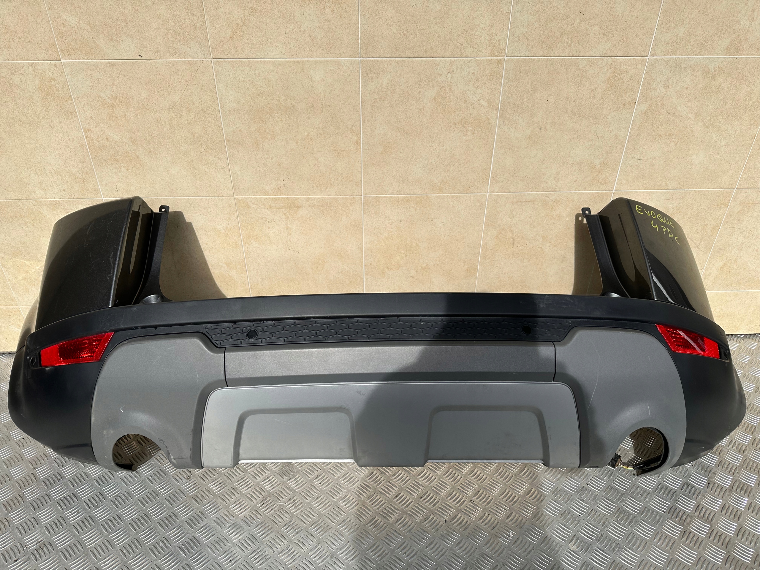 BUMPER REAR LAND ROVER EVOQUE 4 PDC 2017 ROK