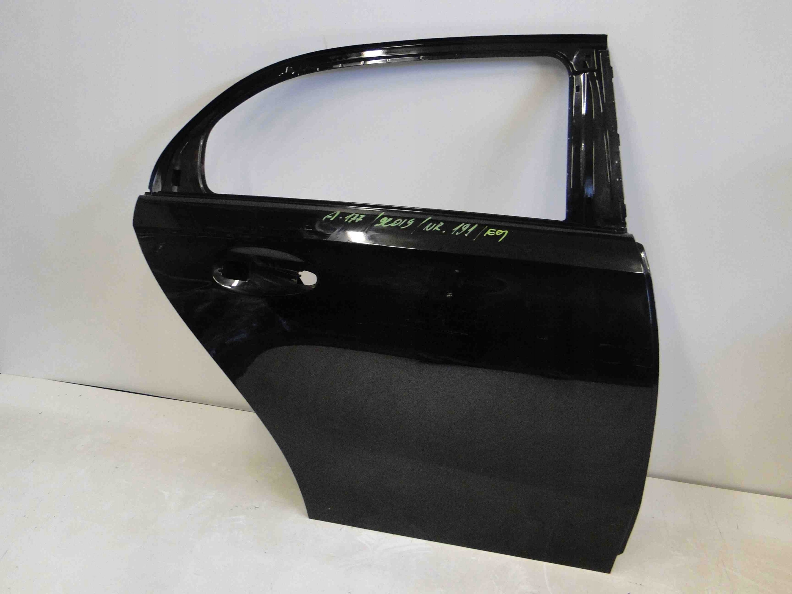 MERCEDES A KLASA W177 177 HATCH DRZWI PRAWE TYLNE Typ samochodu Samochody osobowe