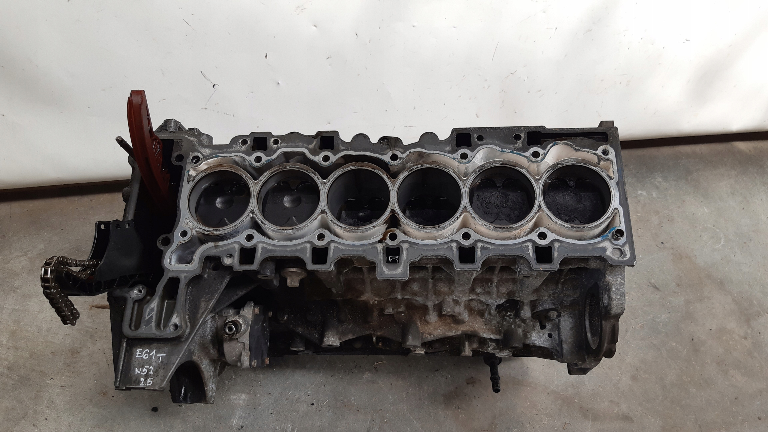 Dol MOTORU blok klika písty N52B25AE BMW E61 525i