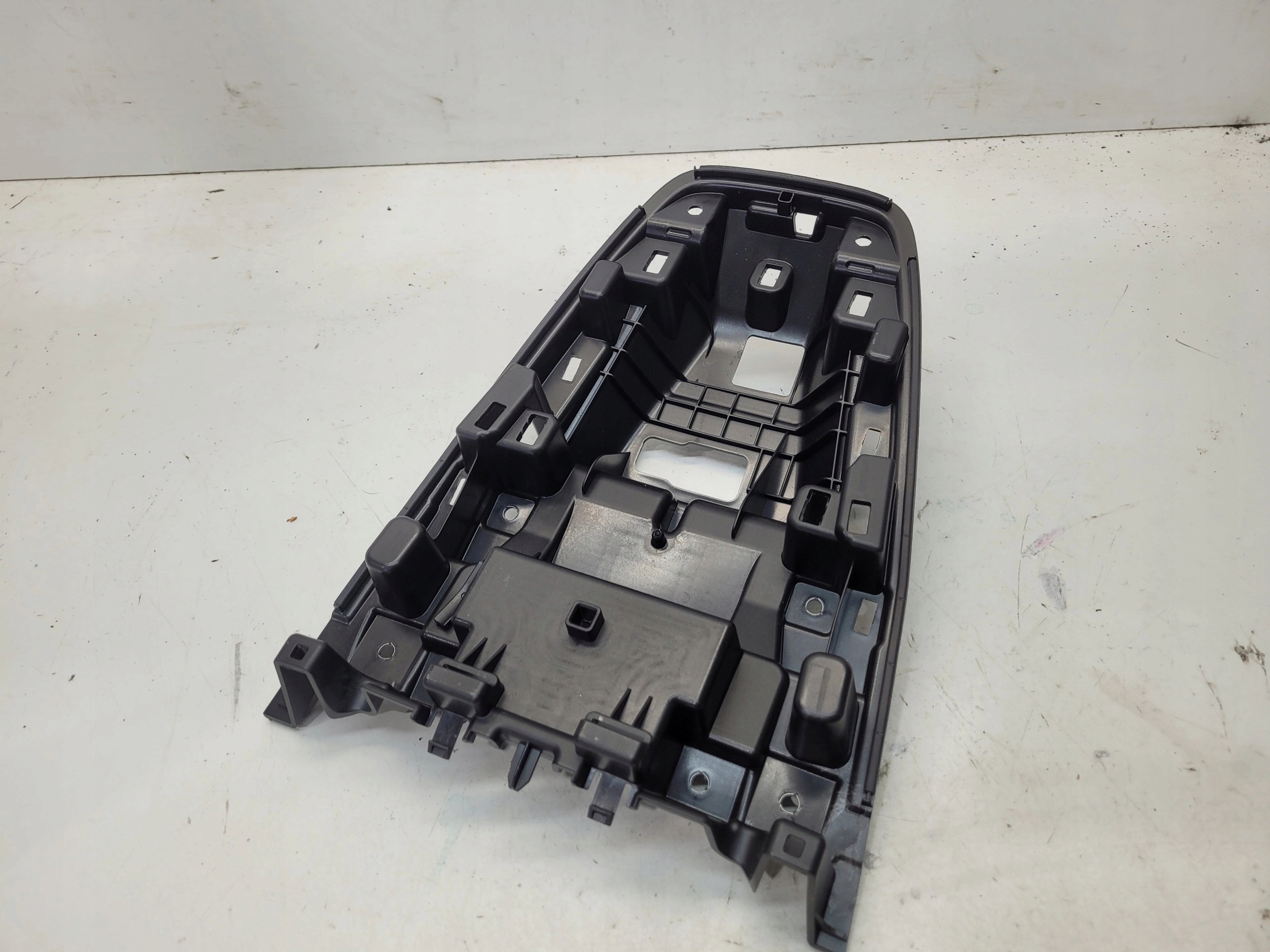 PANEL MOCWANIE Console AUDI Q4 E-TRON 89A863243