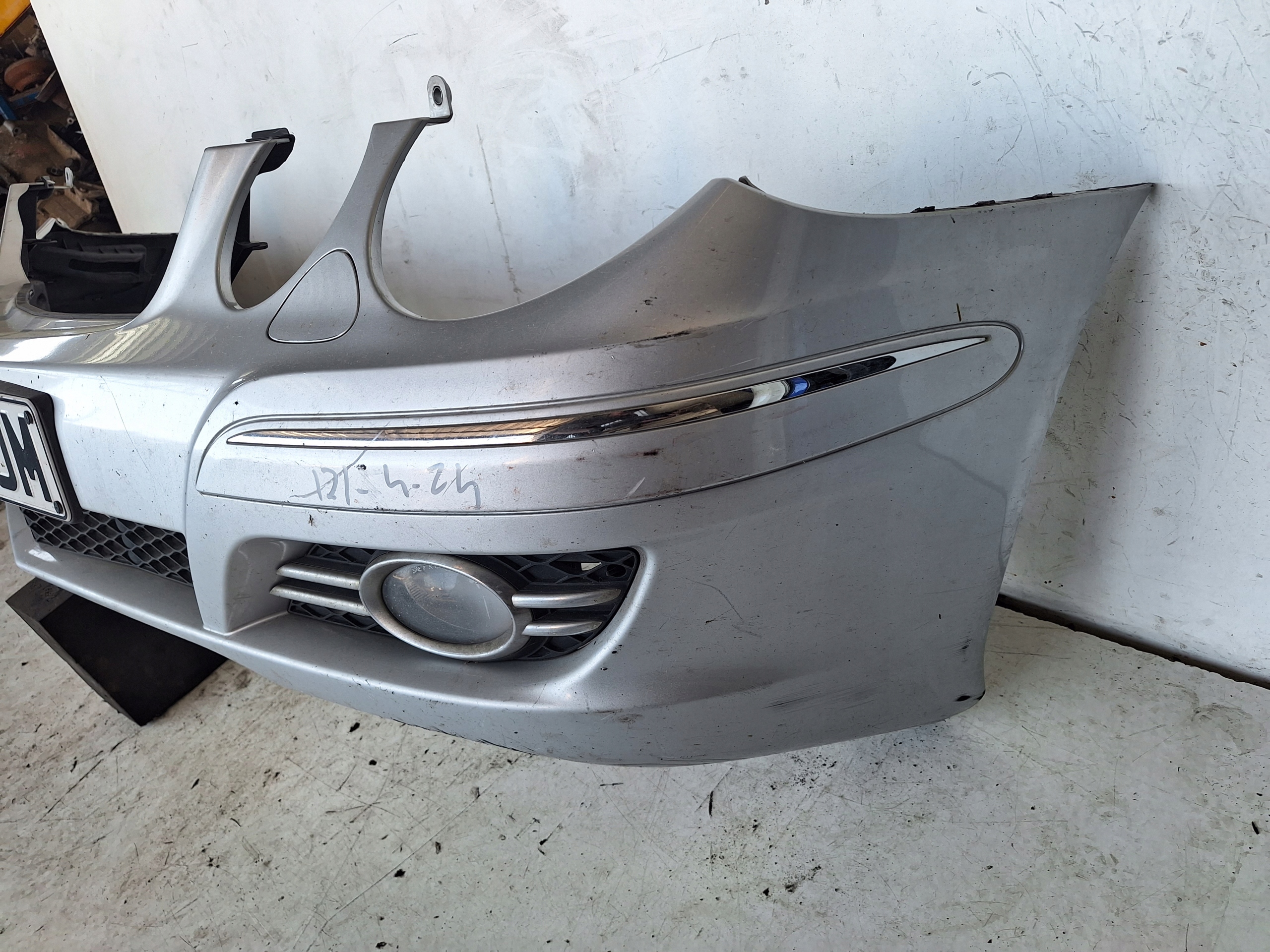 MERCEDES E-KLASA W211 LIFT 06-08 bumper + XENON