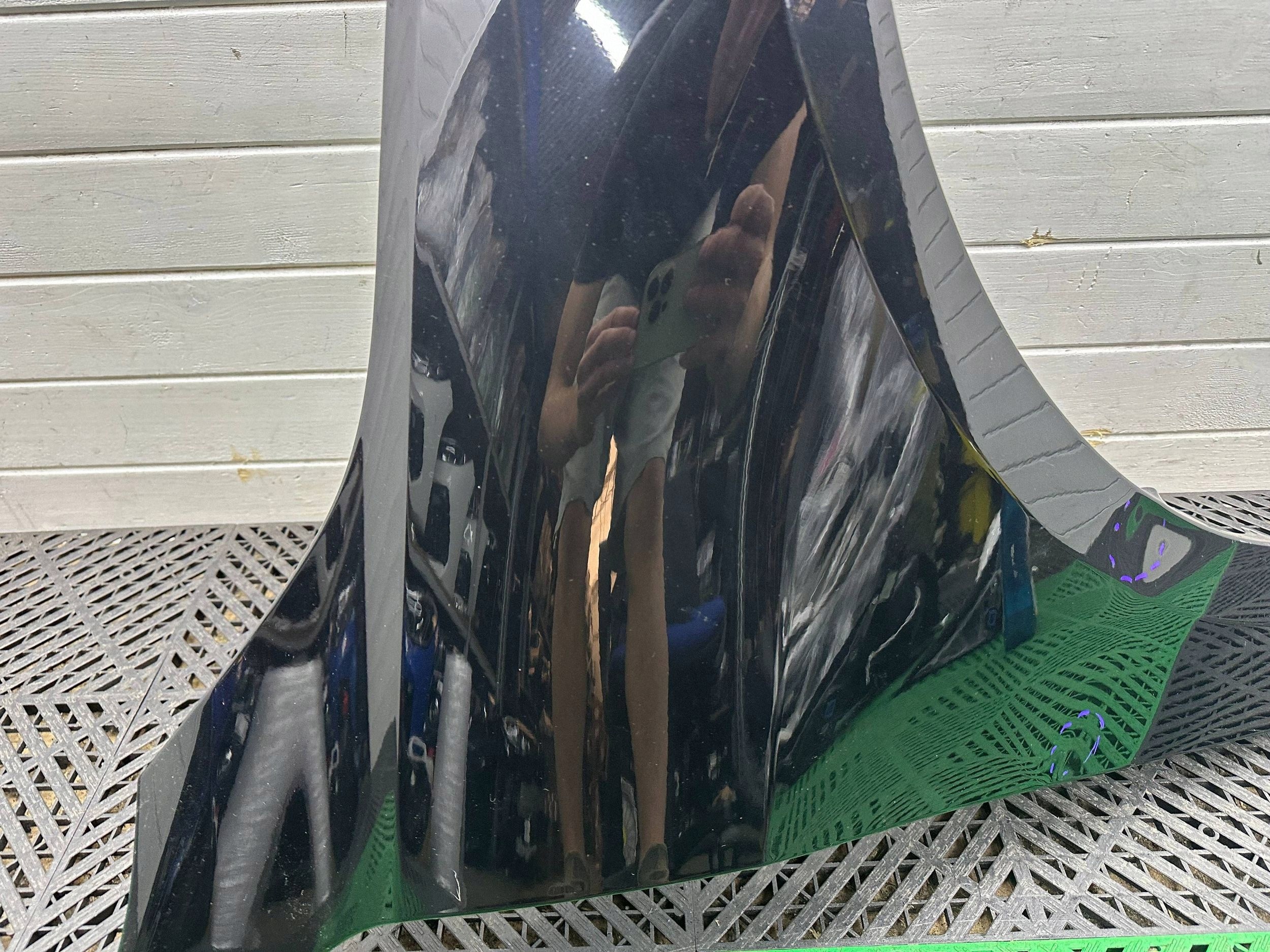 fender front side right BMW 1 F40 colour 475