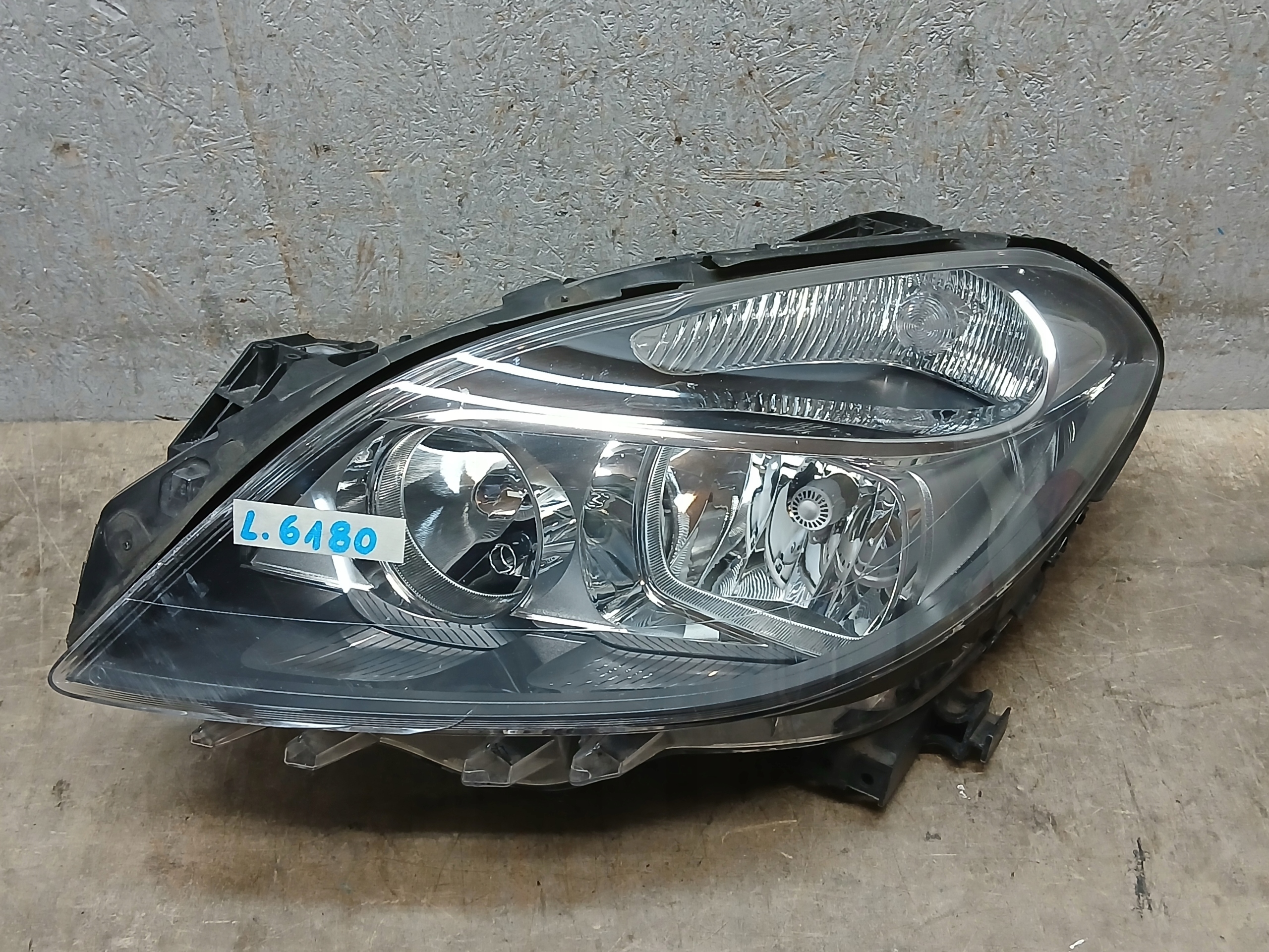 light front left MERCEDES B KLASA W246 A24682061
